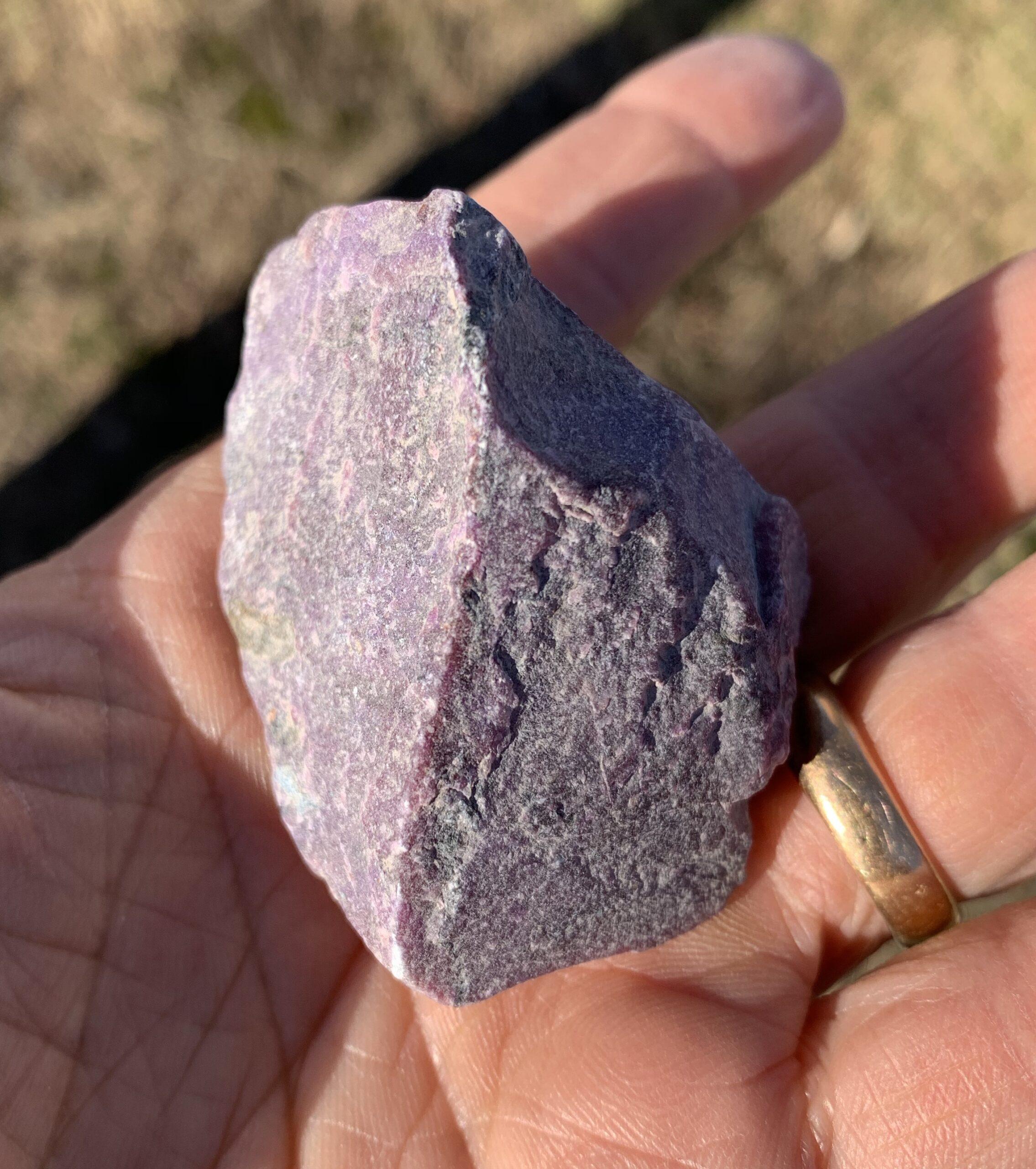 Sugilite (rough medium) chunk 'purple plate' (60.4gr) healing crystal - Image 6