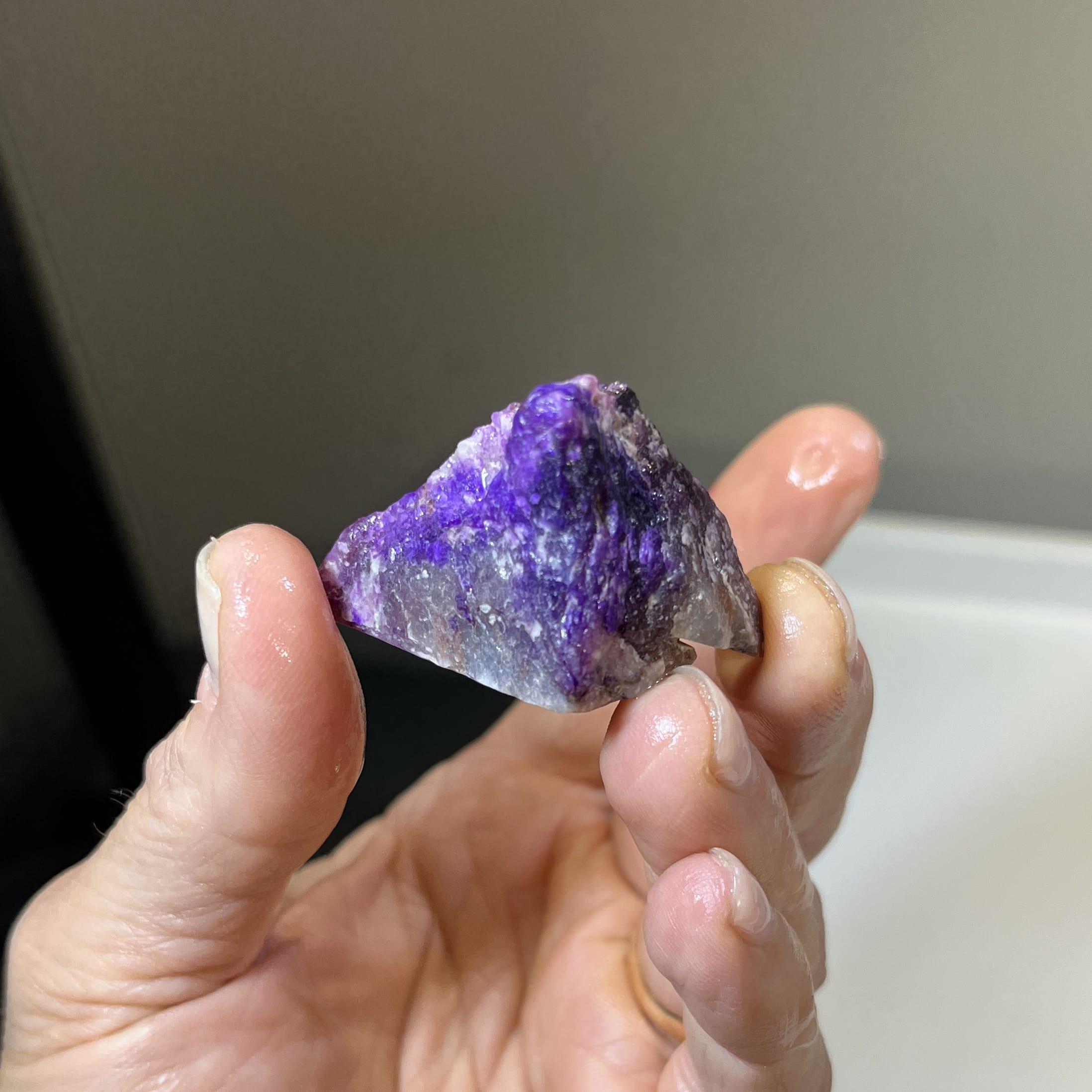 Sugilite (rough medium) gel "see-thru pyramid" (20.8gr) healing crystal - Image 6
