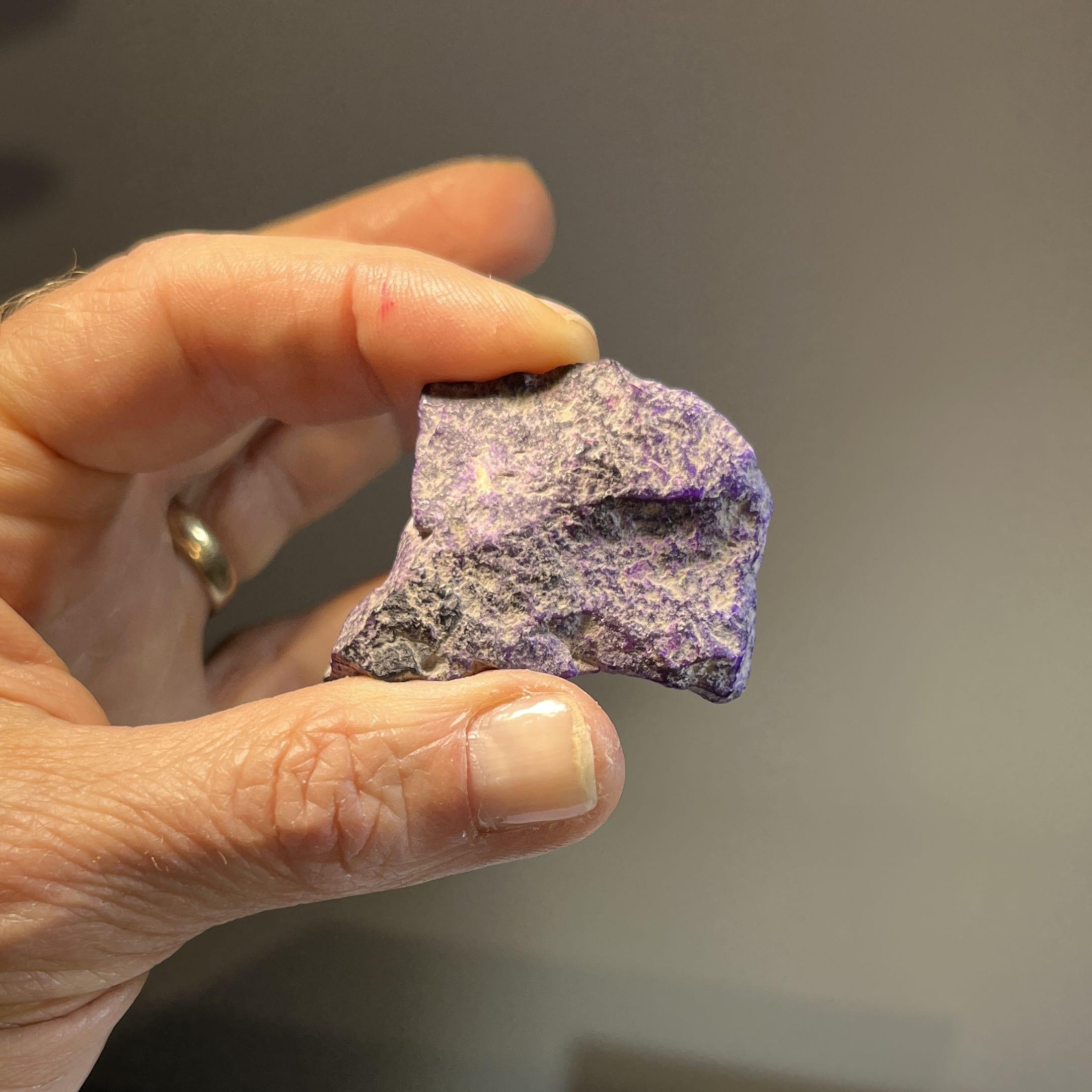 Sugilite (rough medium) "wall mountain" (19.6gr) healing crystal - Image 2