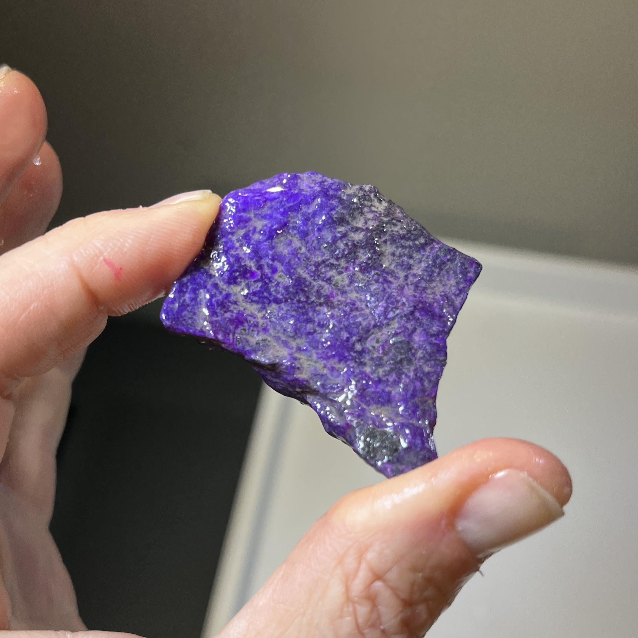 Sugilite (rough medium) "wall mountain" (19.6gr) healing crystal - Image 4