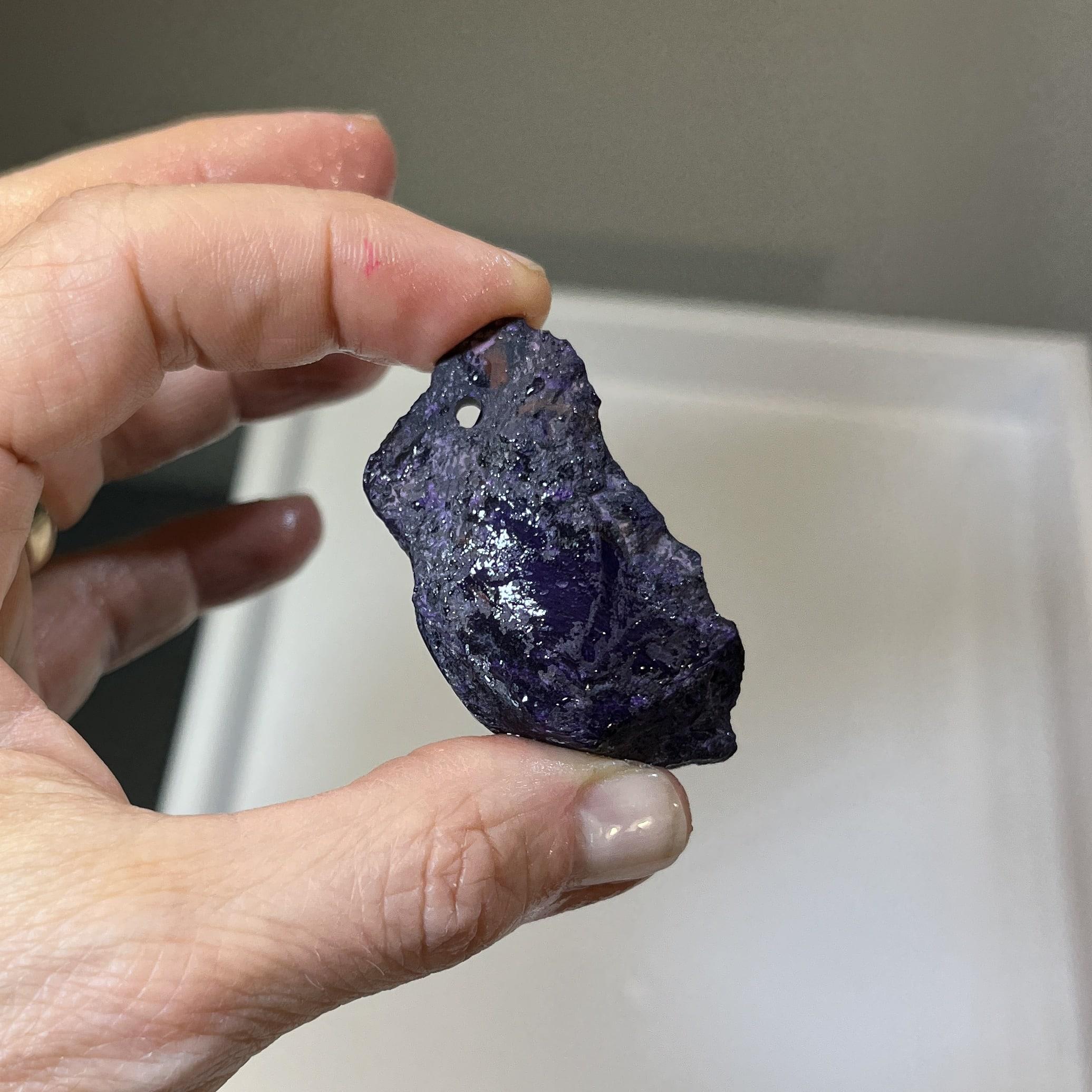 Sugilite (pendant for necklace) rough 'purple mtn' (32.2gr) healing crystal - Image 6