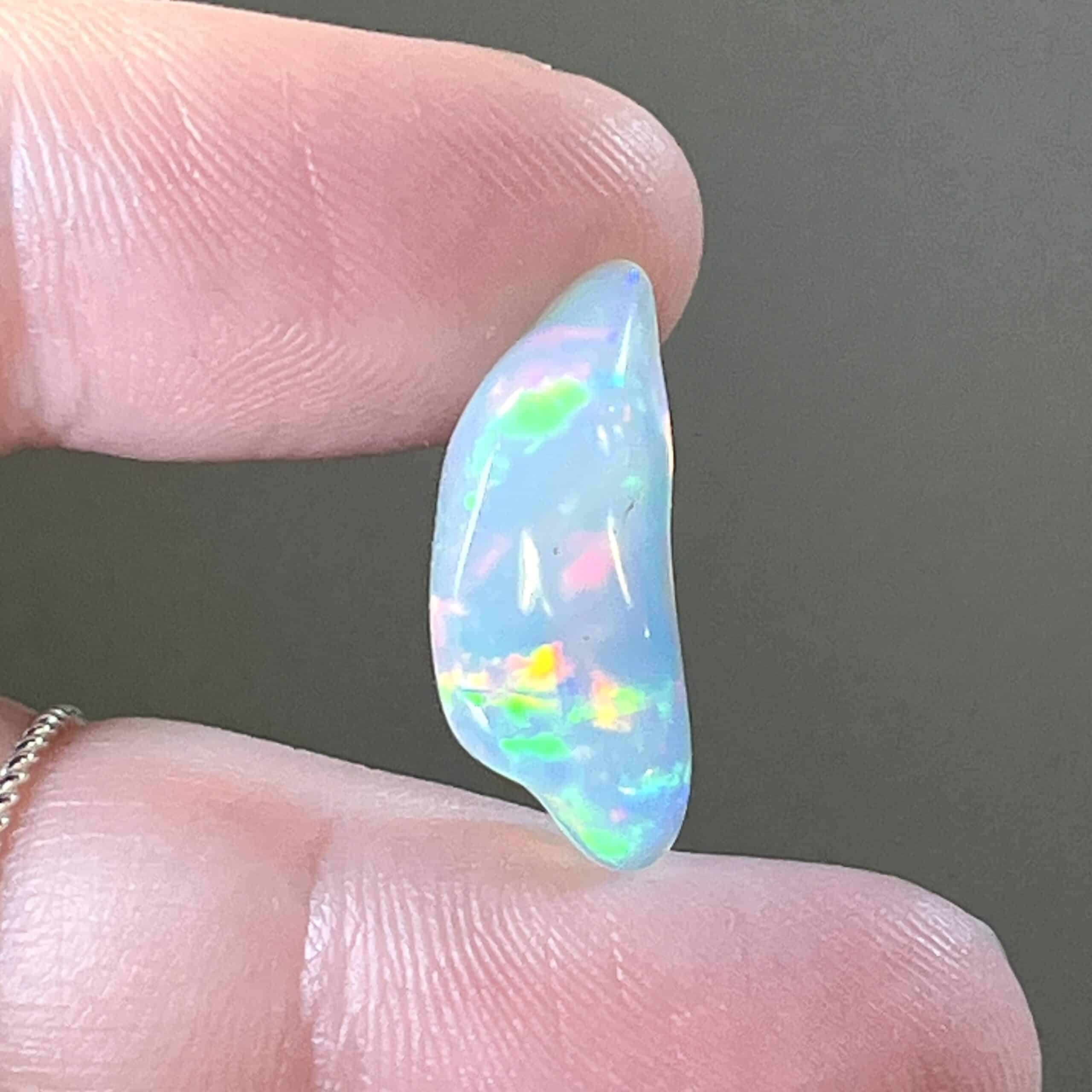 Opal (Ethiopian) tumble - red green yellow flash (5.5ct) - healing crystal - Image 2