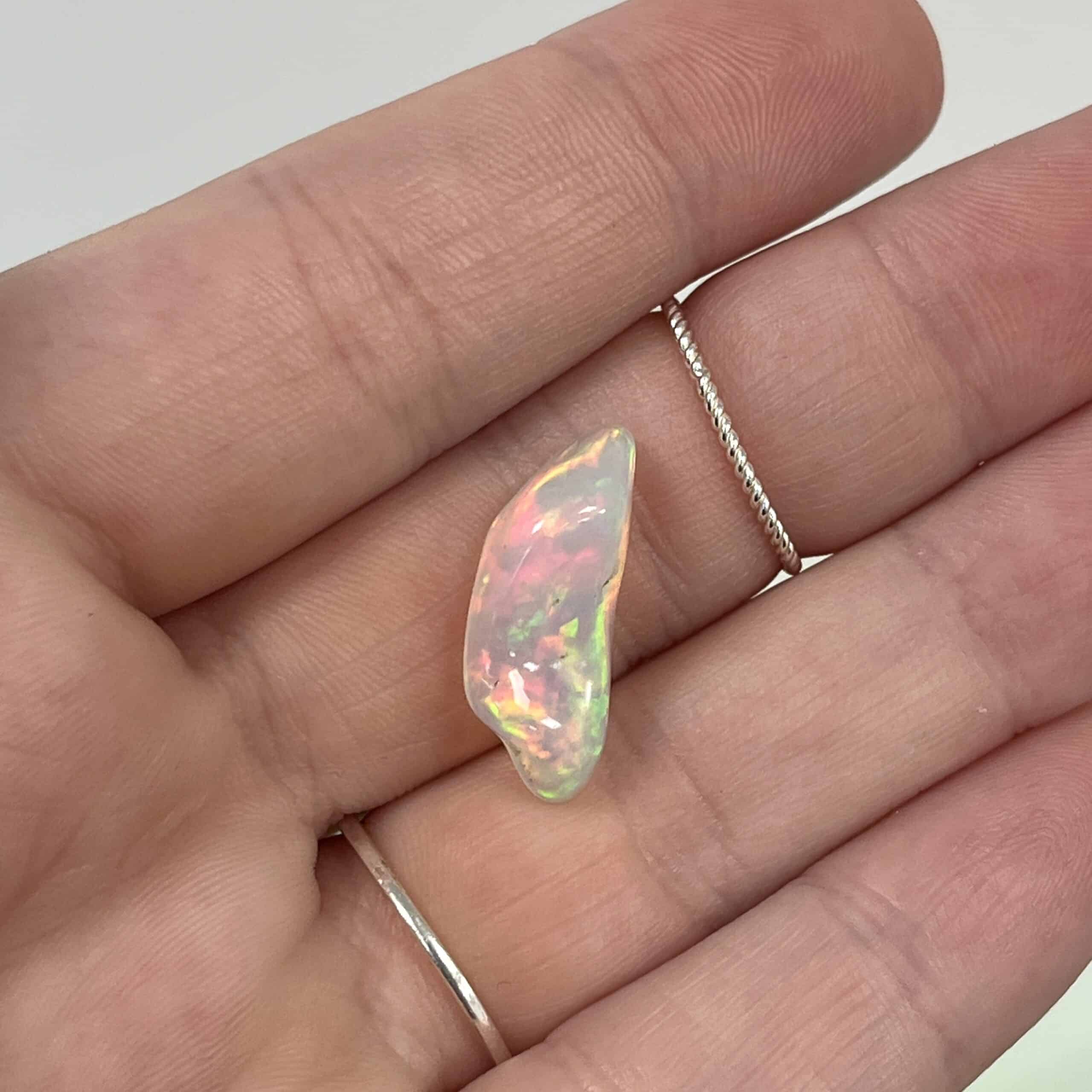 Opal (Ethiopian) tumble - red green yellow flash (5.5ct) - healing crystal - Image 4