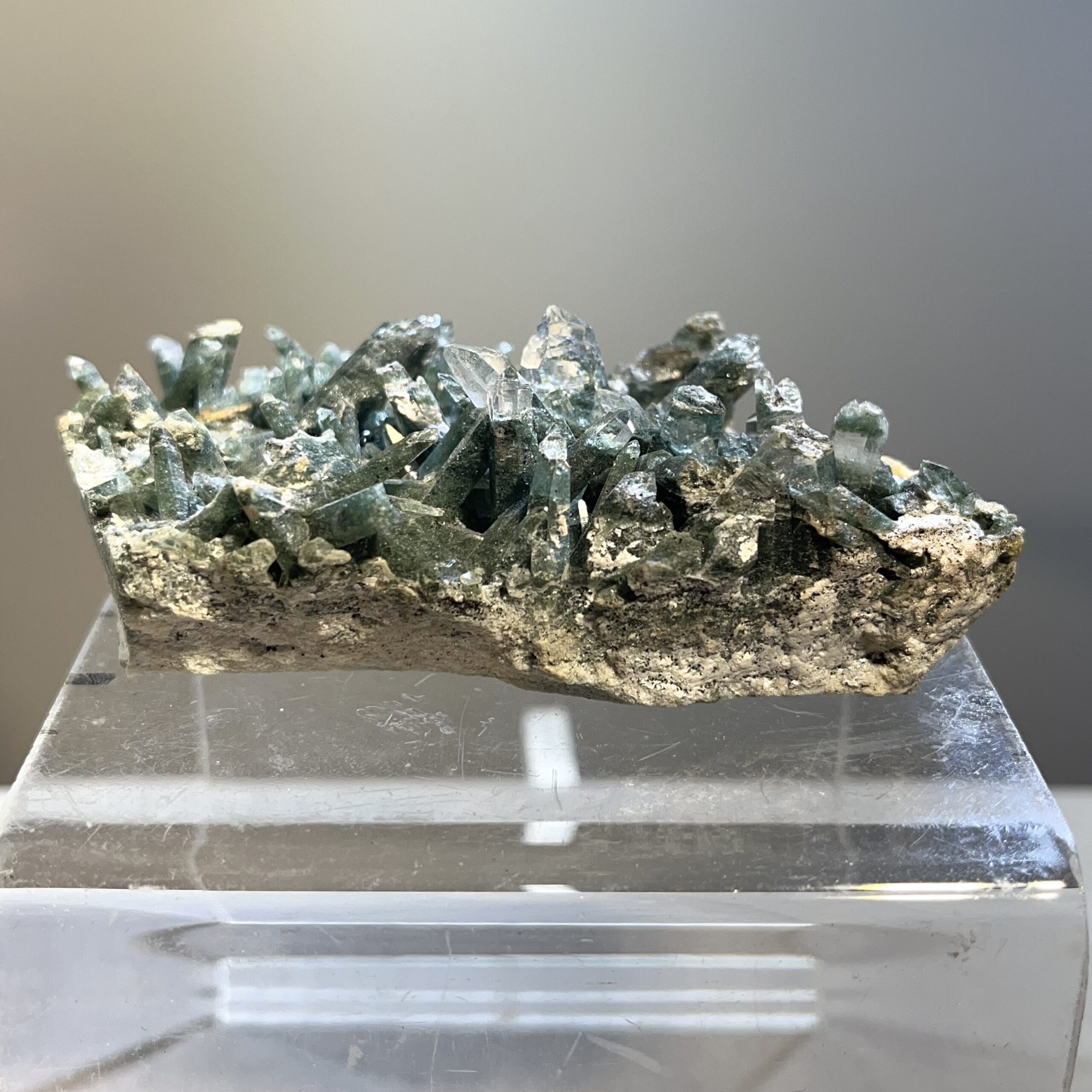 Quartz (Chlorite) cluster, rare uniform color, healing crystal - Image 4