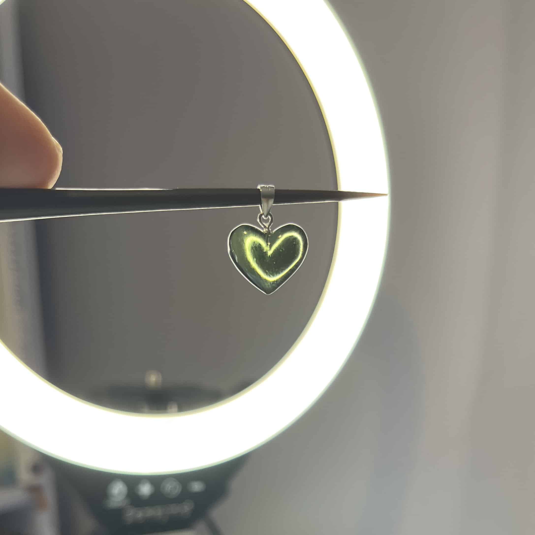 Moldavite pendant heart for necklace (6.74ct) 'bright green' healing crystal - Image 2