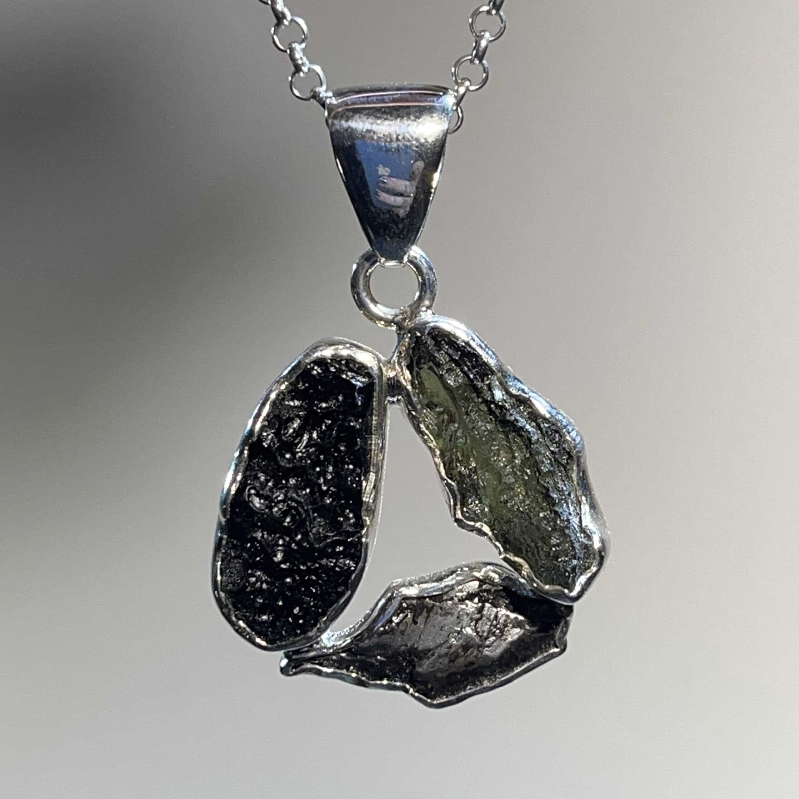 Moldavite pendant (rough) w Tektite & Meteorite (11.6gr) healing crystal - Image 2