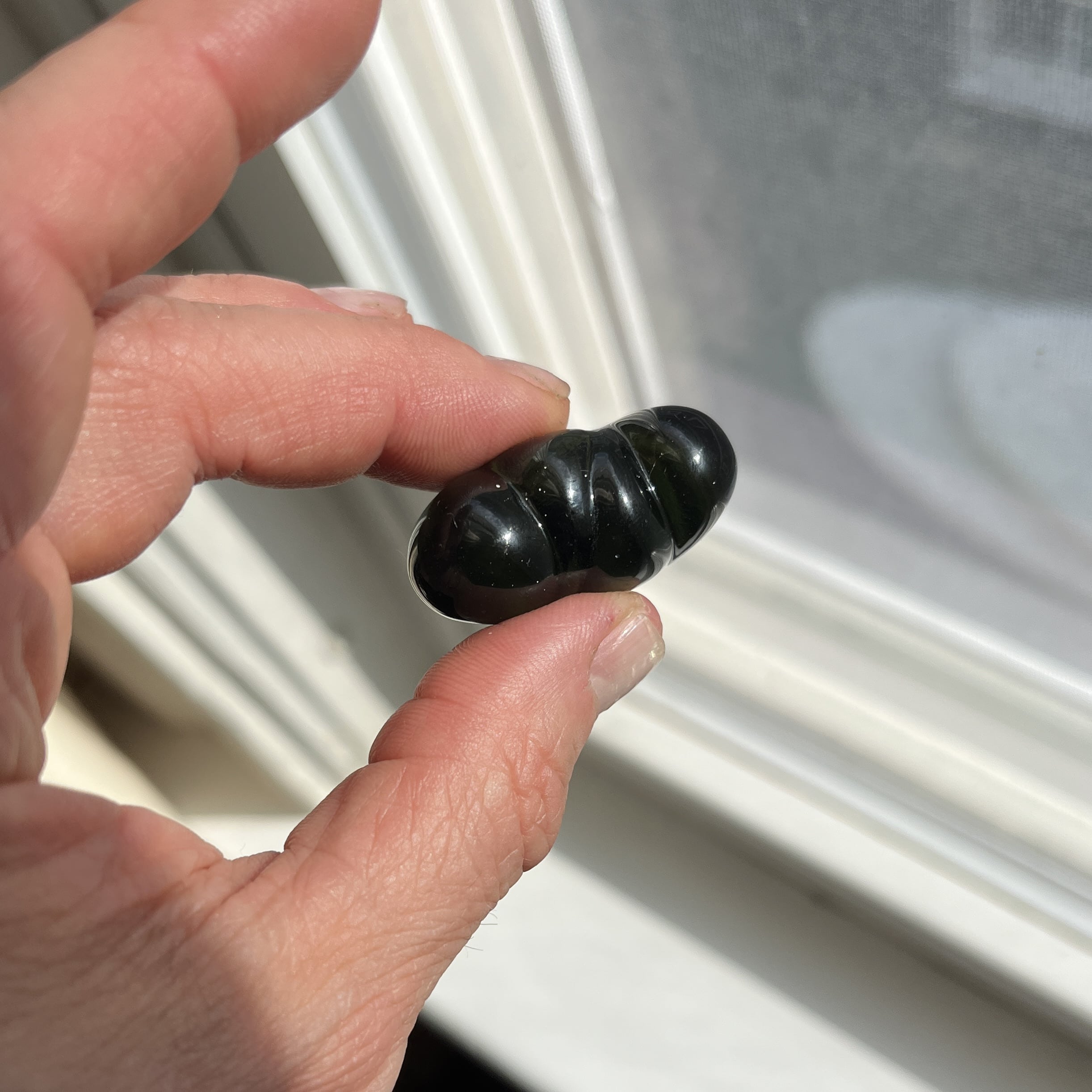 Moldavite carving (polished) 'Twin Hearts' w bubble (19gr) healing crystal - Image 3