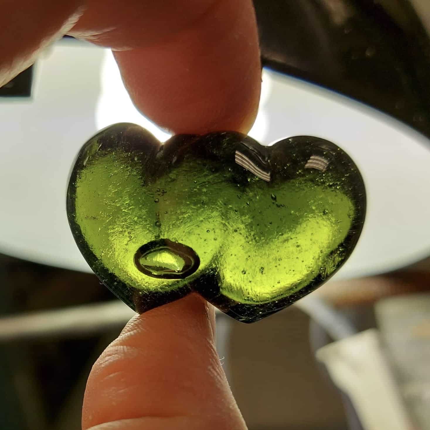 Moldavite carving (polished) 'Twin Hearts' w bubble (19gr) healing crystal