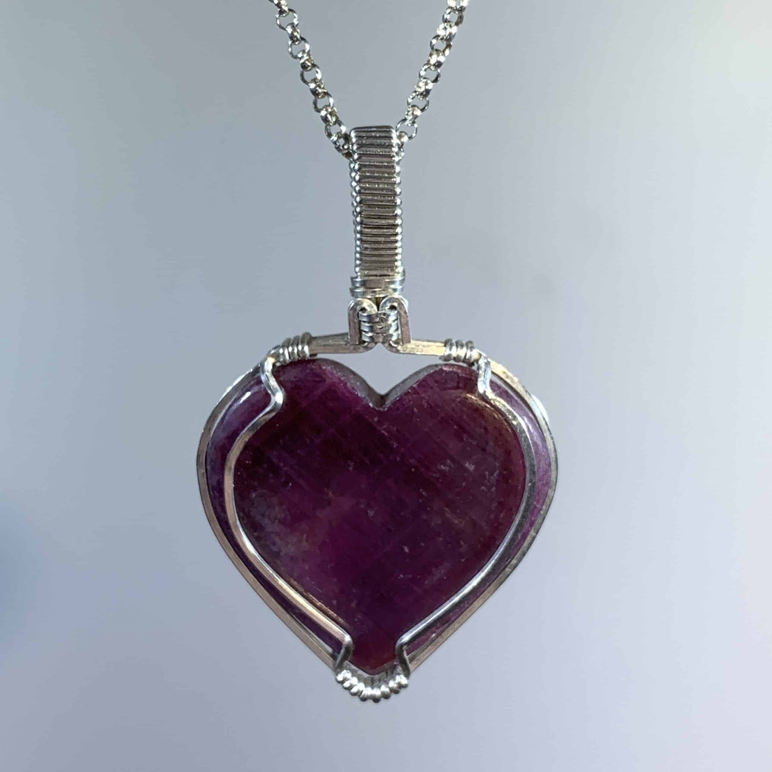 Ruby pendant 'rich heart' - deep color, silver wrapped - healing crystal - Image 3