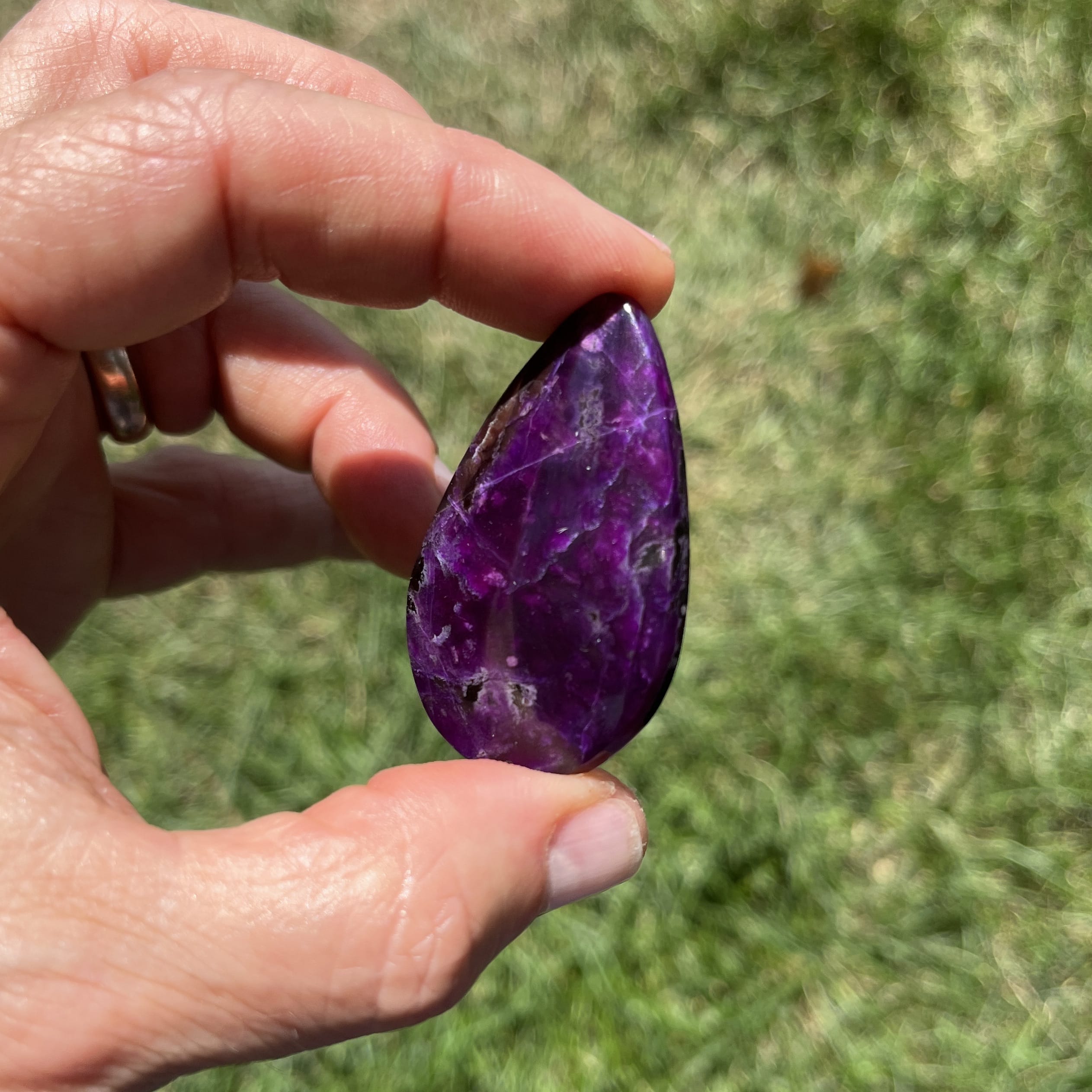 Sugilite (cab) gel purple 'big drop' (13.82gr) healing crystal - Image 4
