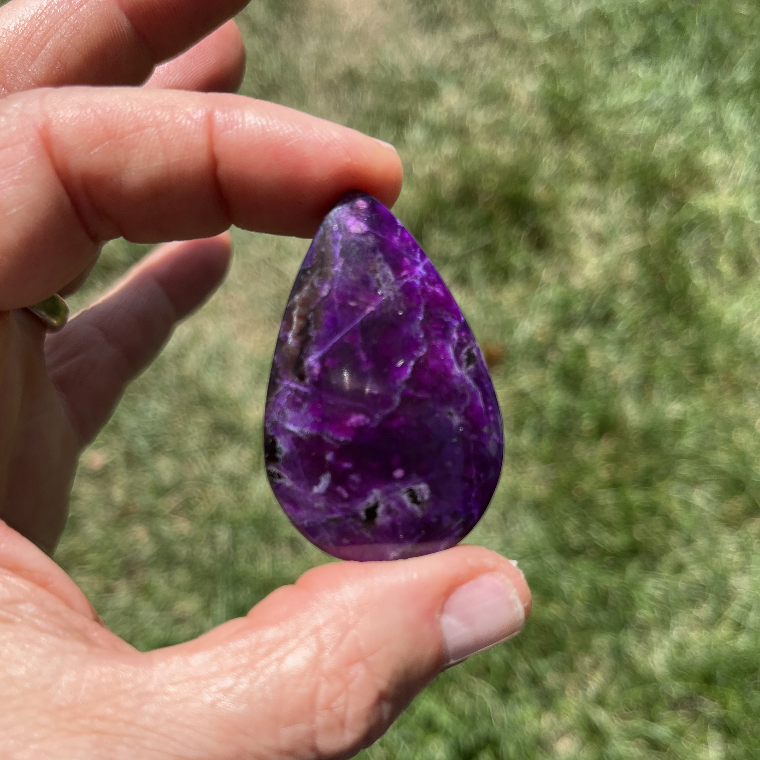 Sugilite (cab) gel purple 'big drop' (13.82gr) healing crystal