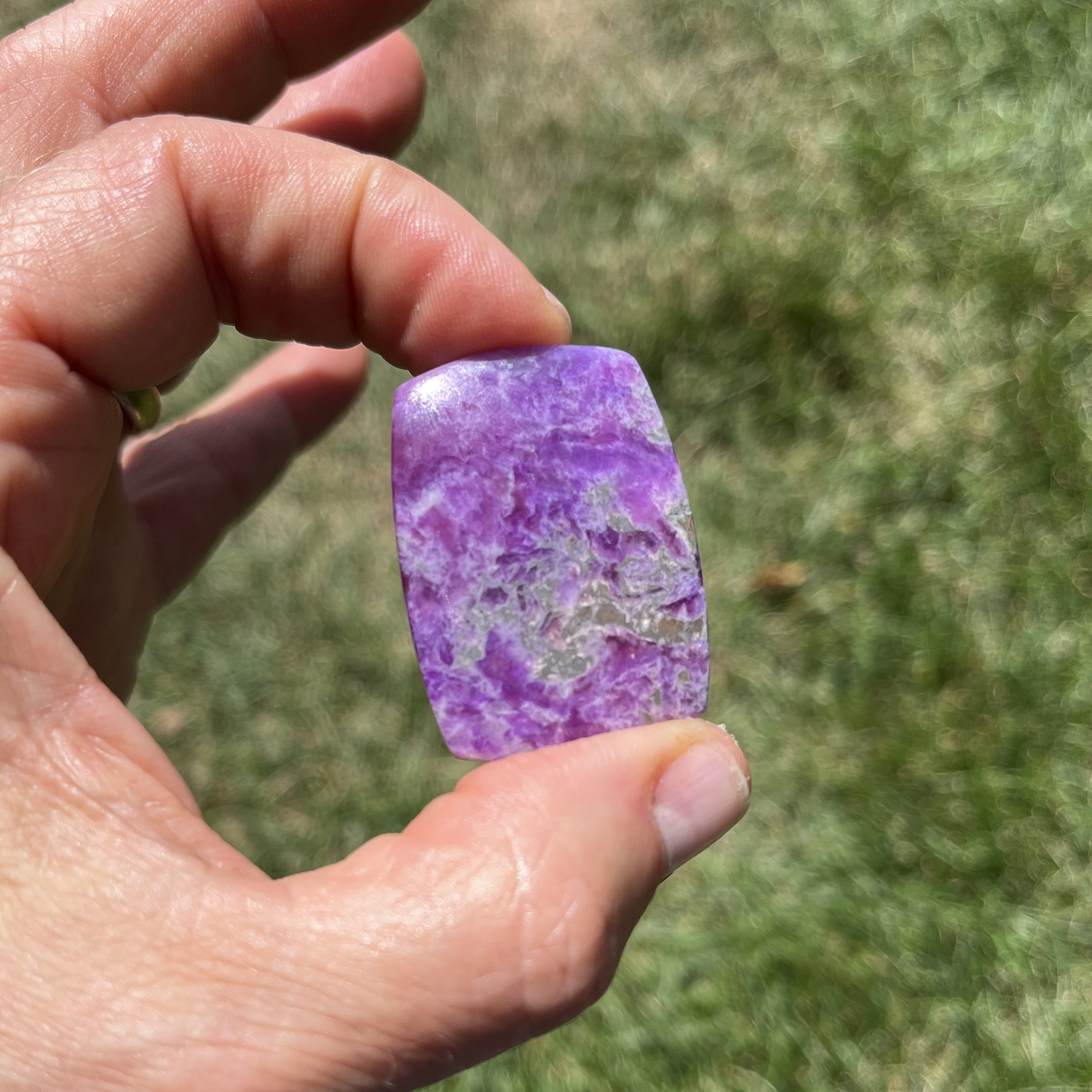 Sugilite (cab) large rounded rectangle 'pink flat' (10.46gr) healing crystal - Image 2