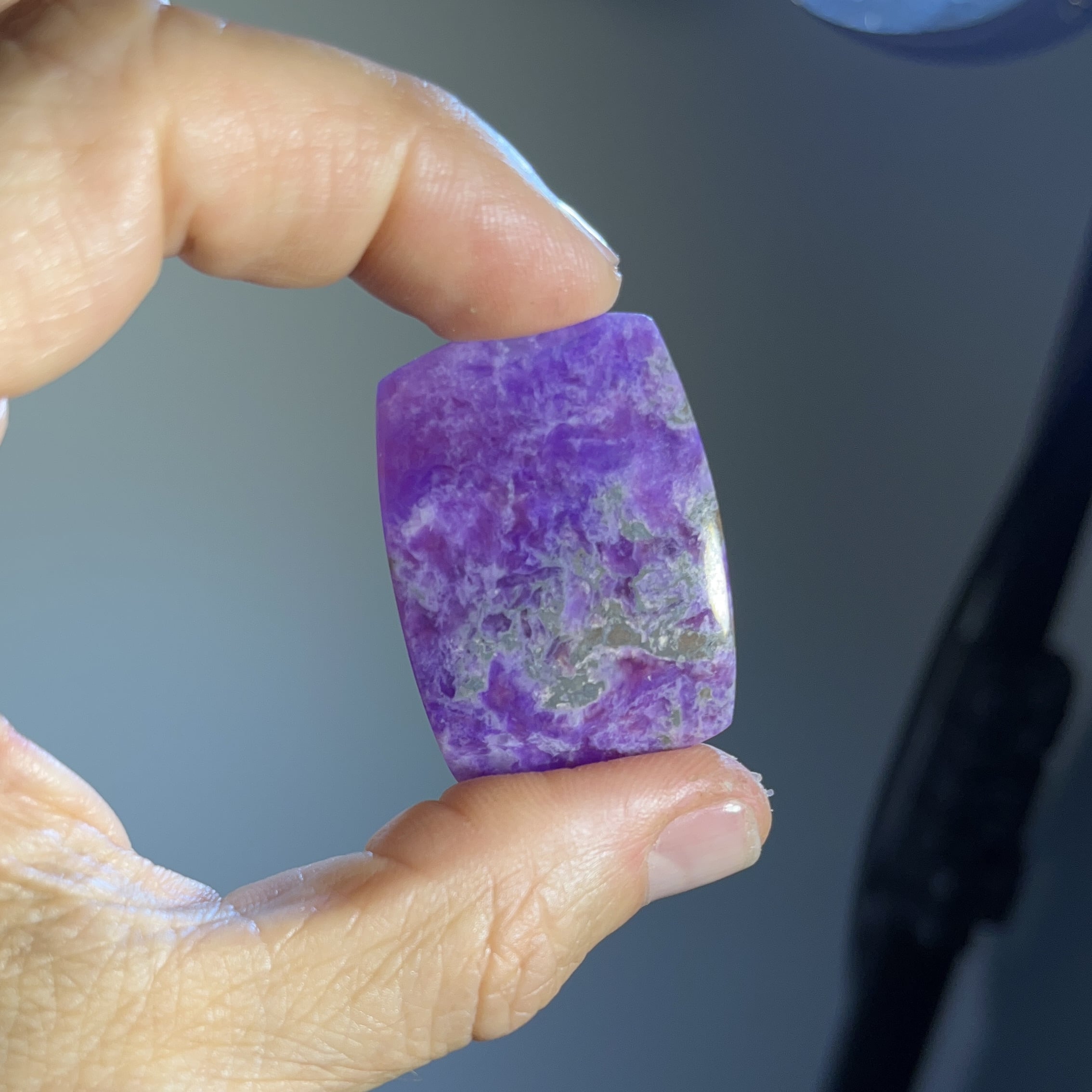 Sugilite (cab) large rounded rectangle 'pink flat' (10.46gr) healing crystal - Image 4