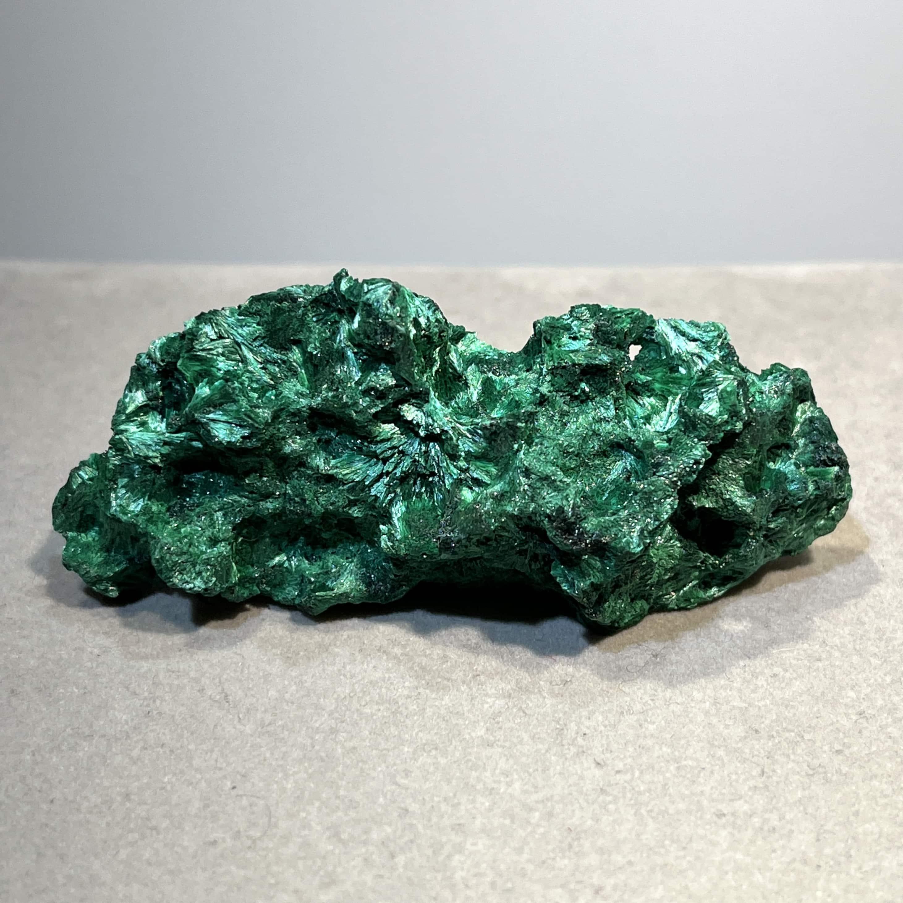 Malachite (fibrous) floater, standing display piece, healing crystal - Image 2