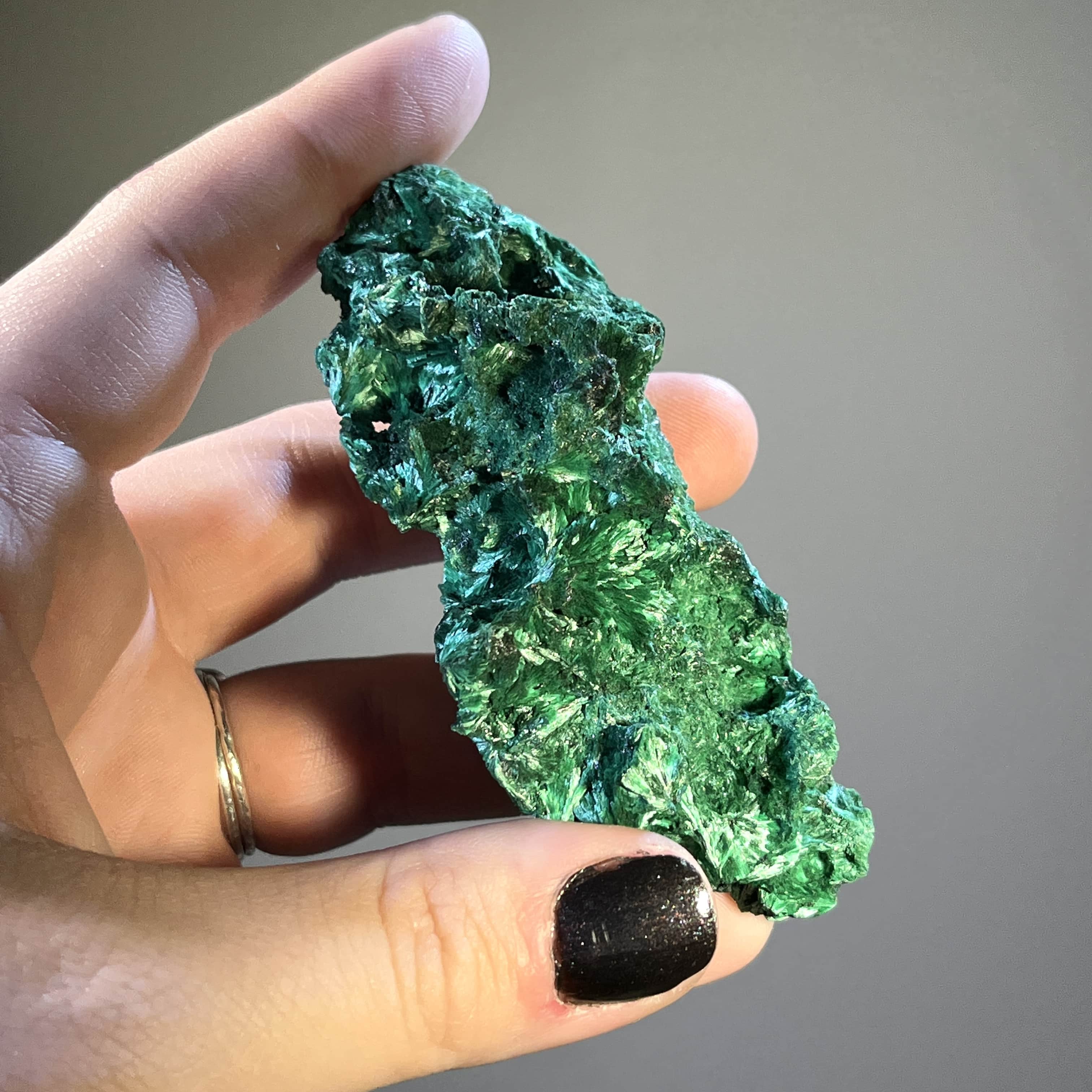 Malachite (fibrous) floater, standing display piece, healing crystal - Image 4