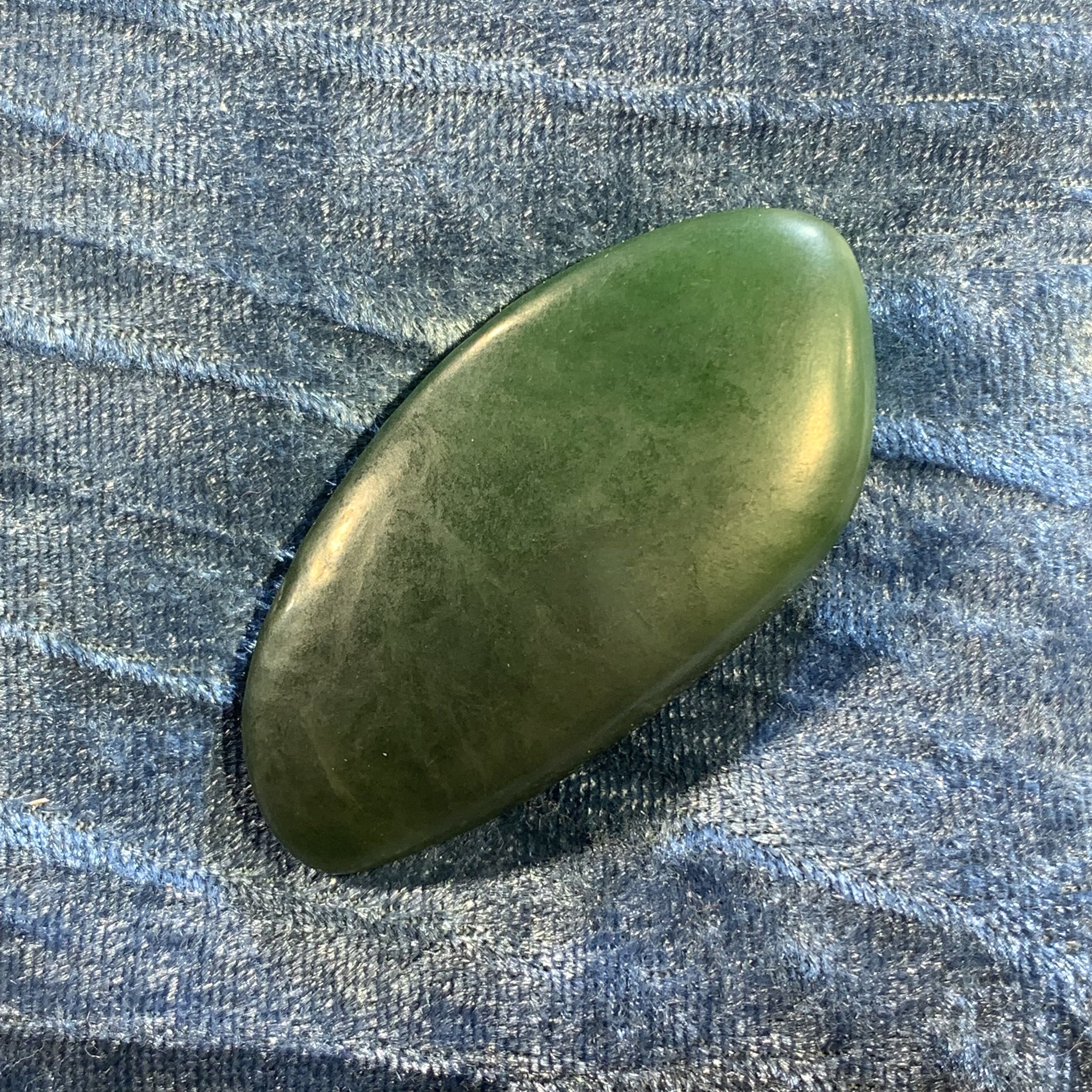 Jade (Nephrite) matte polished palm piece - healing crystal - Image 3