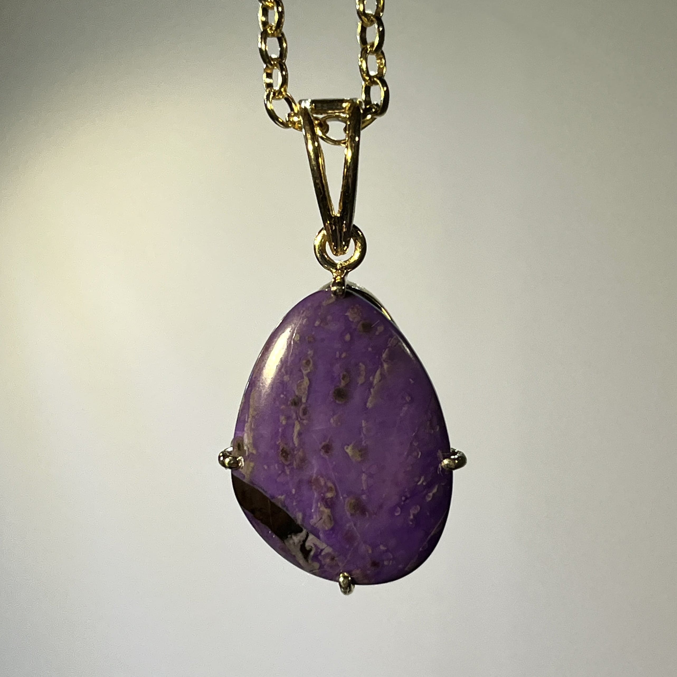 Sugilite (pendant for necklace) 14K Gold 'purple pear' healing crystal - Image 3