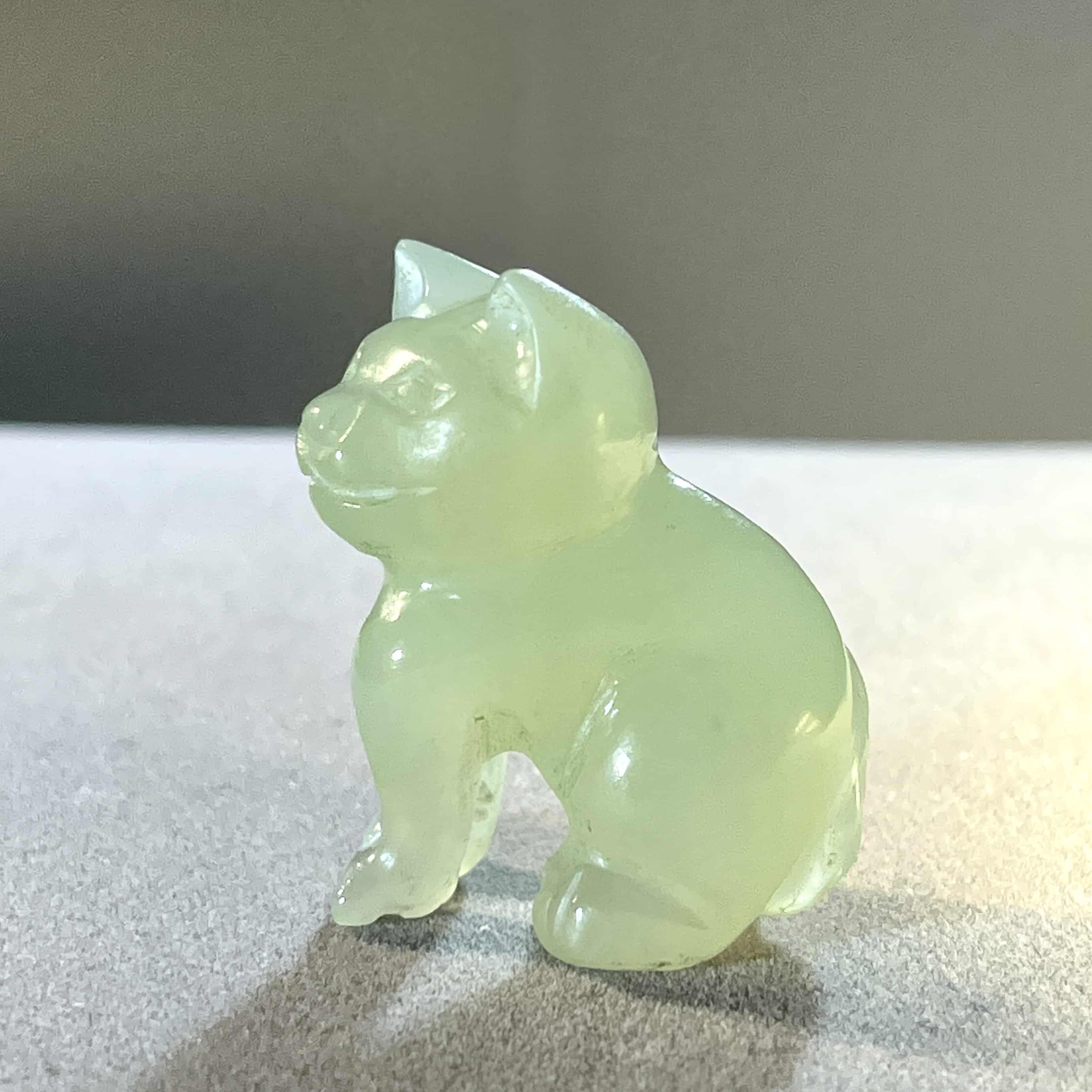 'Jade' (New Jade Serpentine) cute little cat seated carving healing crystal - Image 3