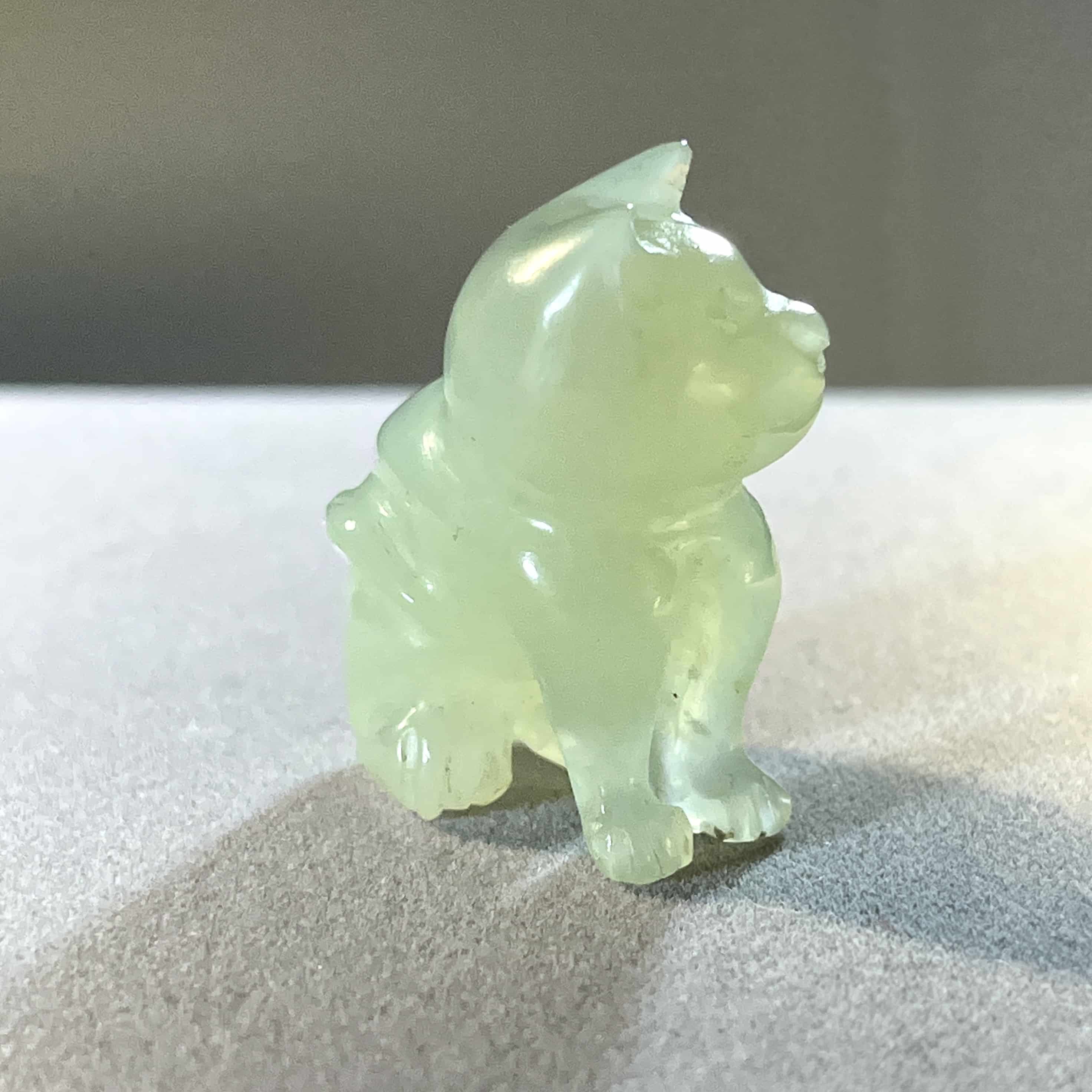 'Jade' (New Jade Serpentine) cute little cat seated carving healing crystal - Image 4