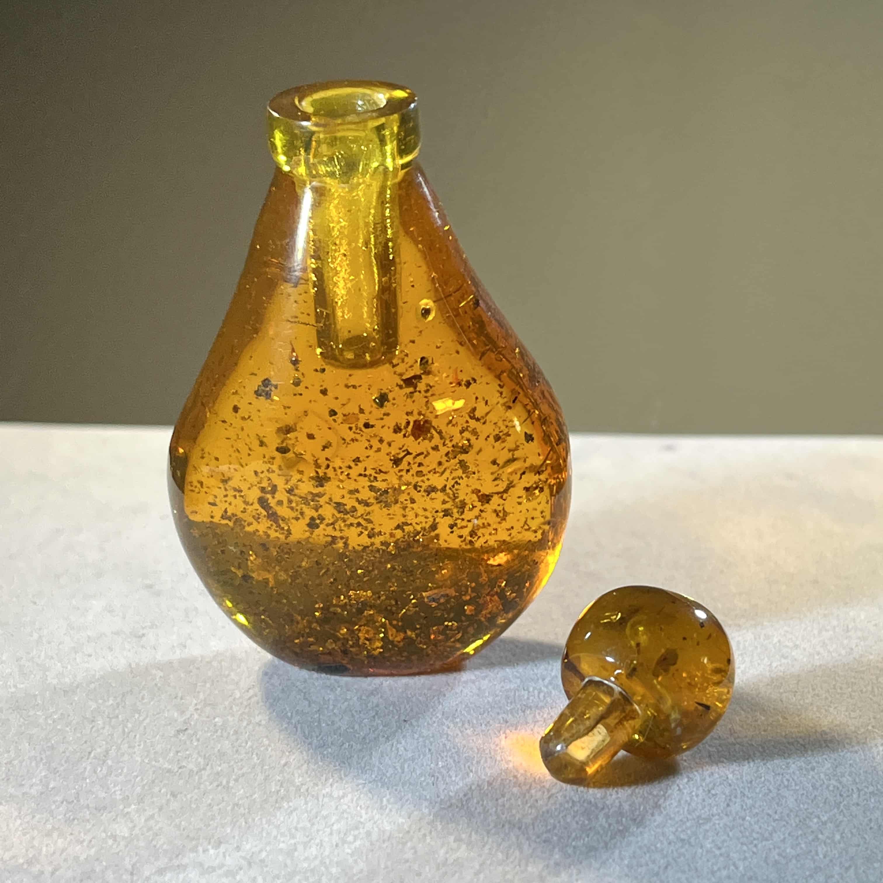 Amber perfume bottle - amazing color, standing - healing crystal - Image 3