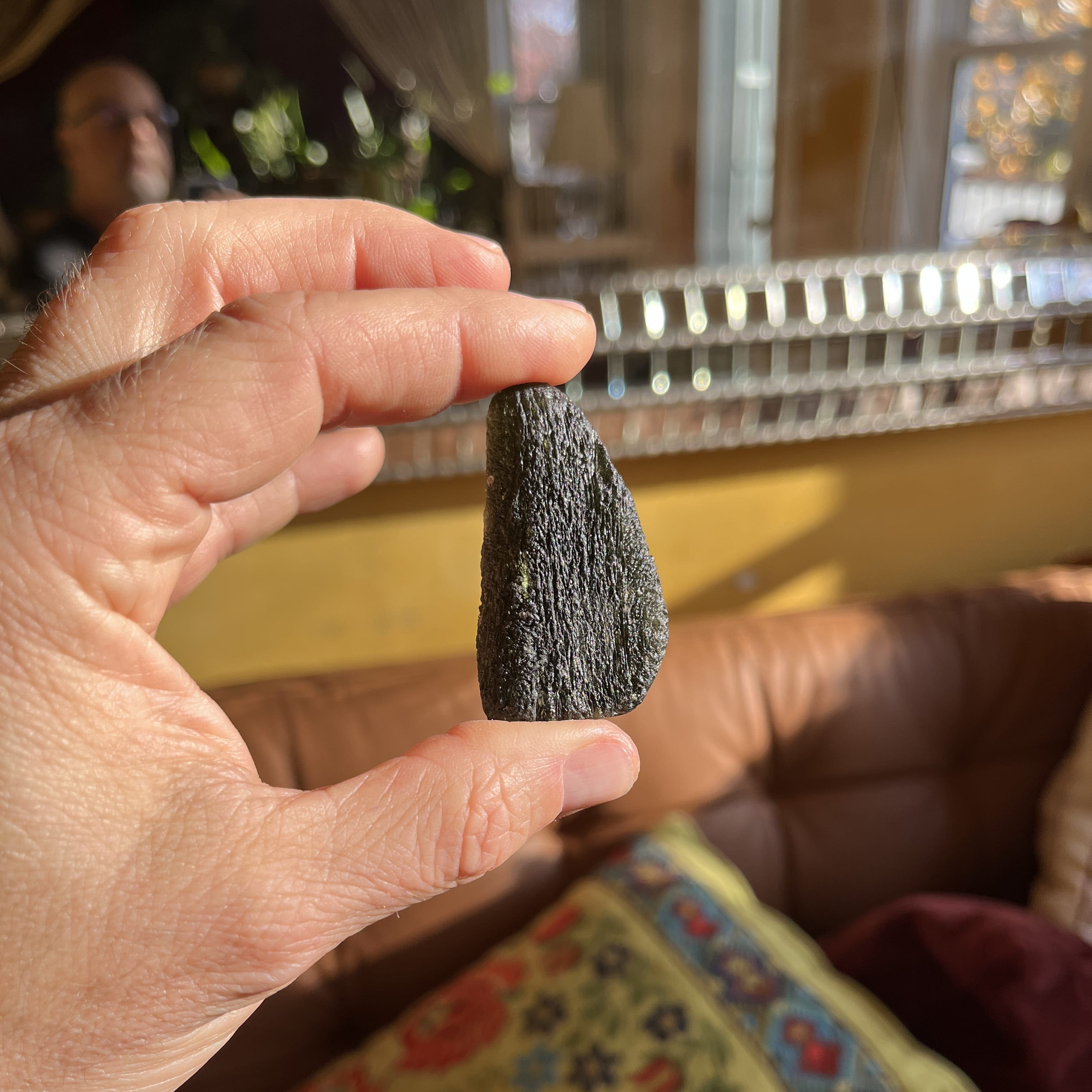Moldavite (rough) 'Standing Sail' palm piece (23.1gr) healing crystal - Image 2