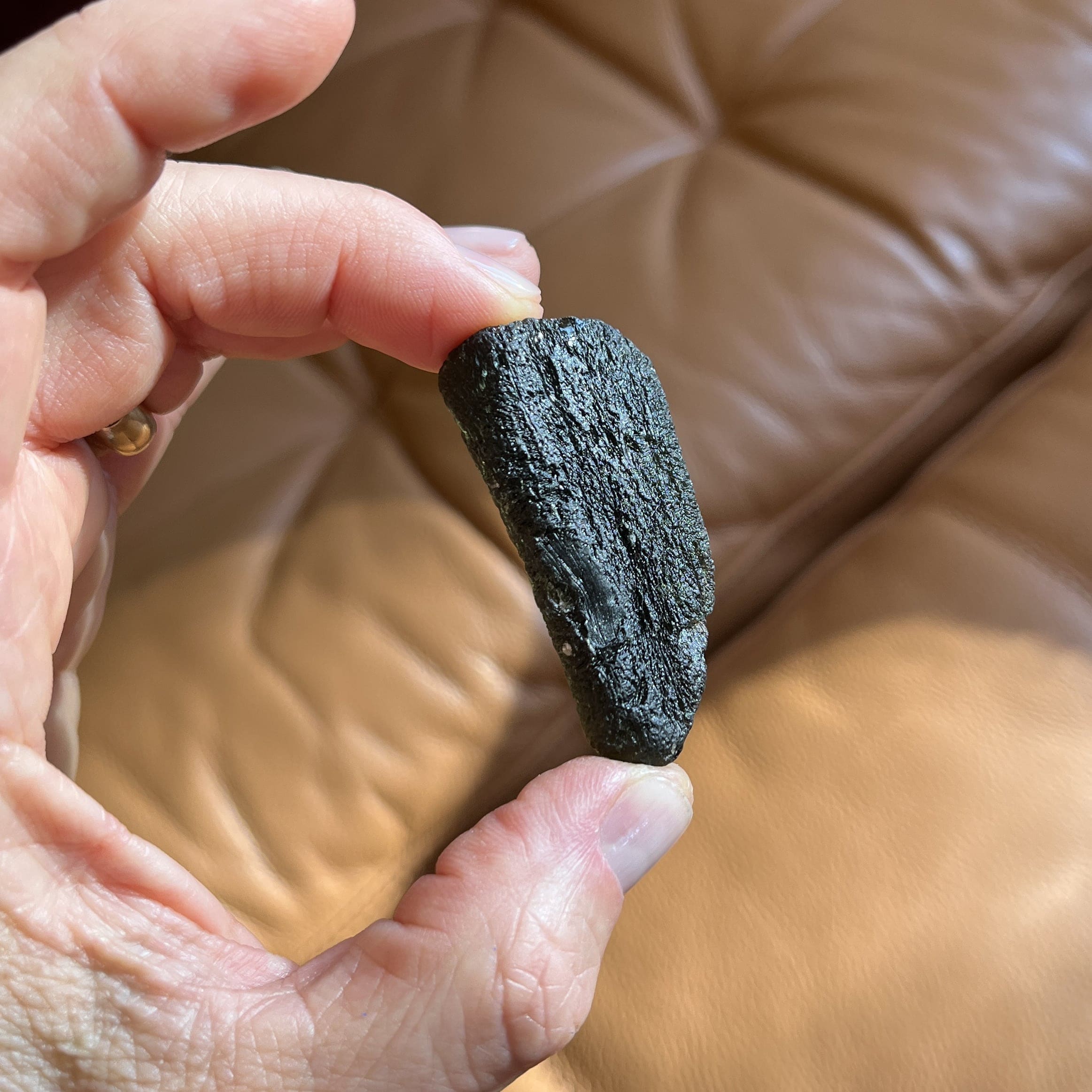 Moldavite (rough) 'Standing Sail' palm piece (23.1gr) healing crystal - Image 6