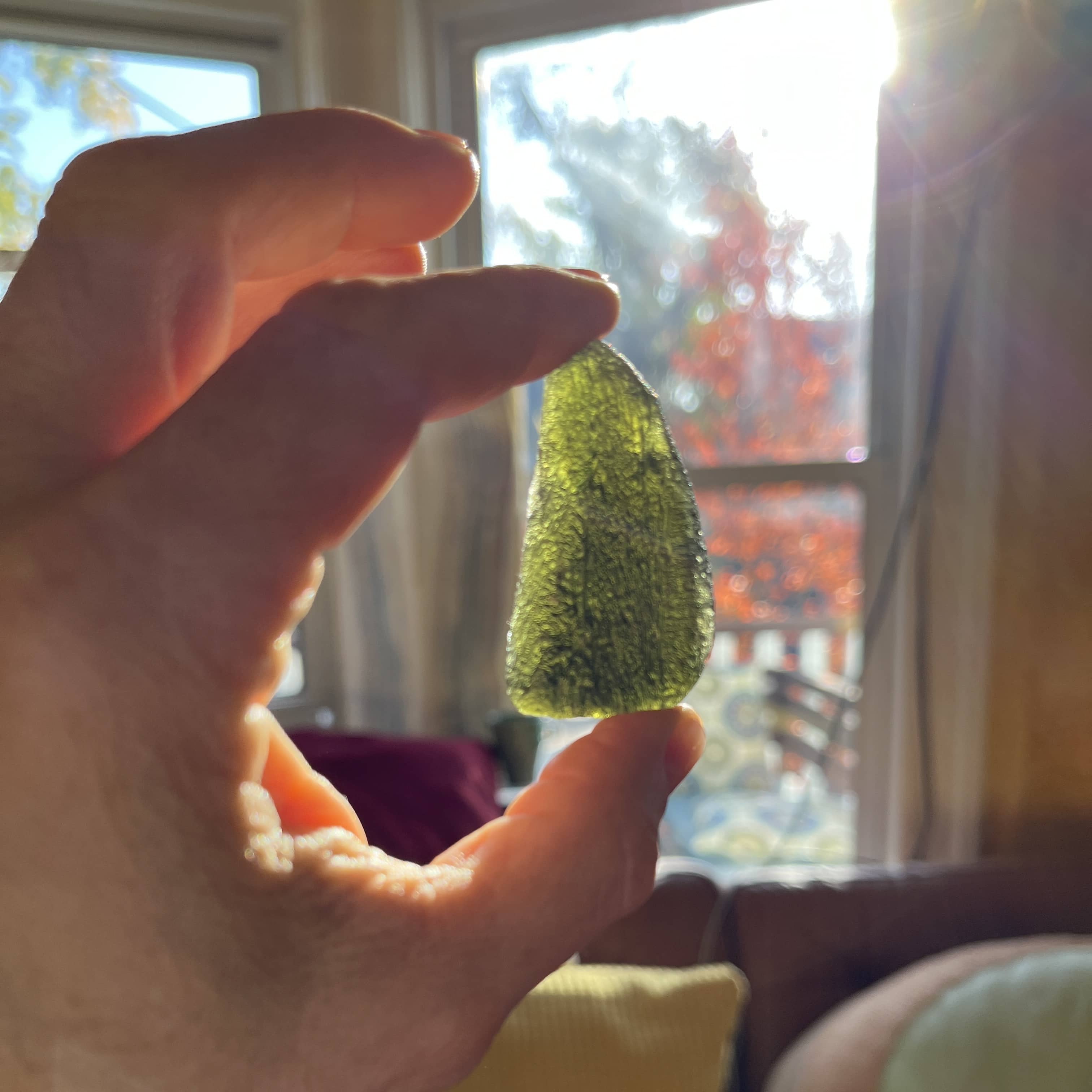 Moldavite (rough) 'Standing Sail' palm piece (23.1gr) healing crystal - Image 7