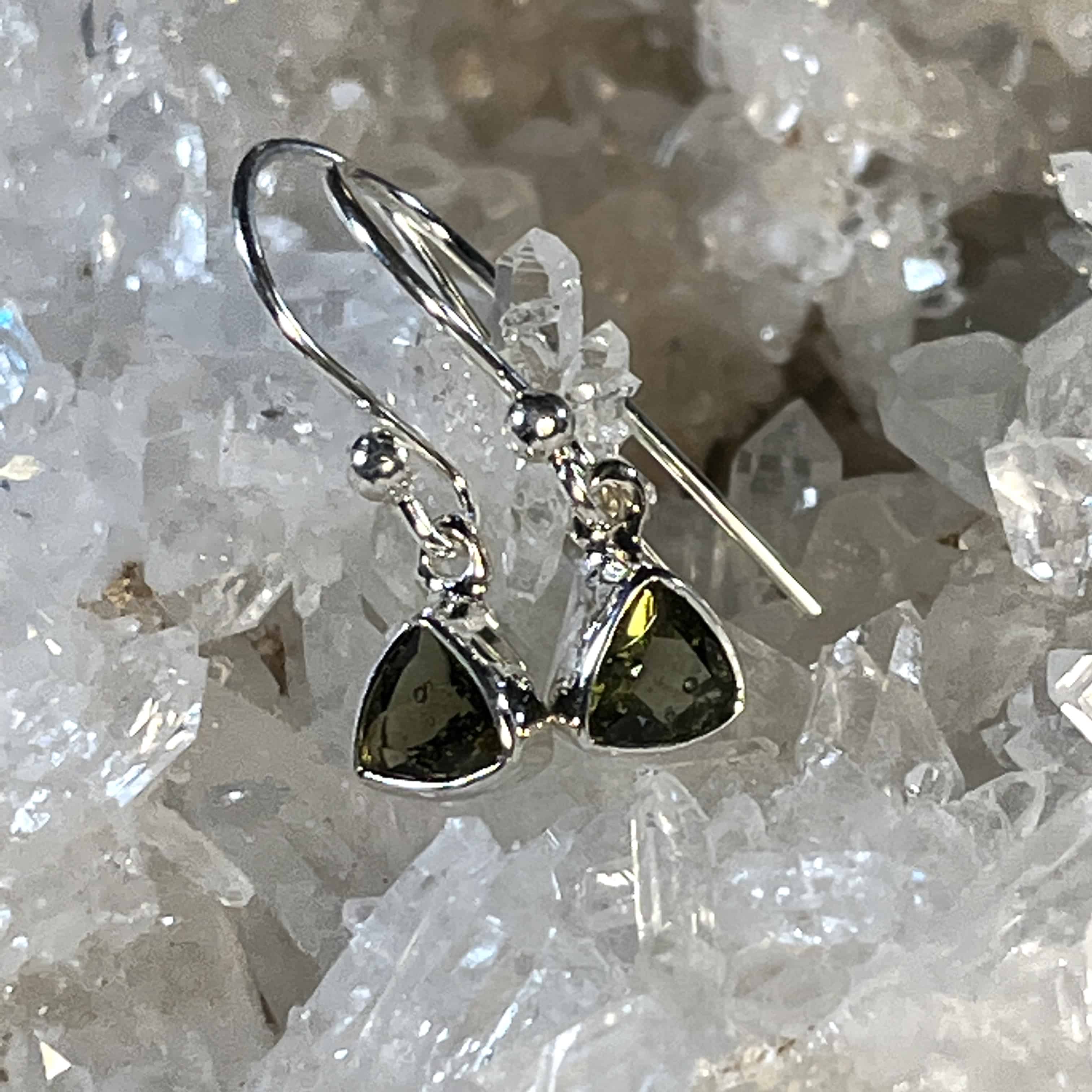 Moldavite earrings (faceted) trillion dangle Sterling (1.4 gr) - Image 3