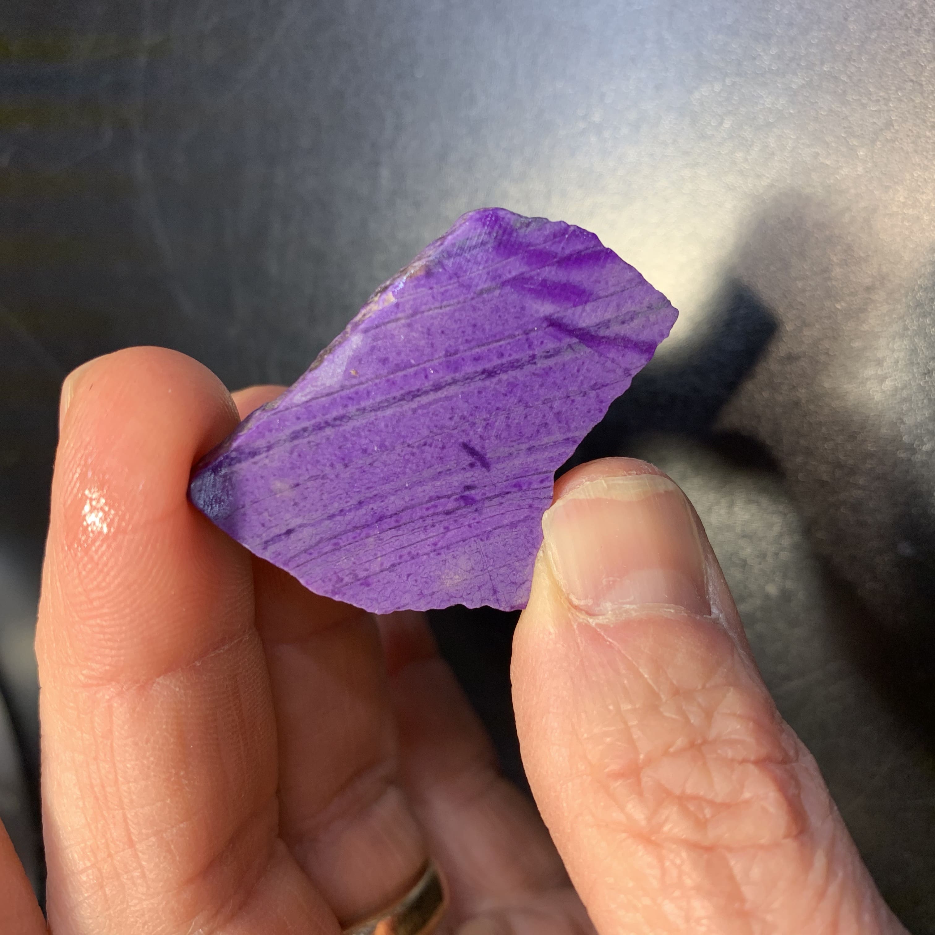 Sugilite (slab) chromatic 'purple stripes' (7.6gr) healing crystal - Image 3