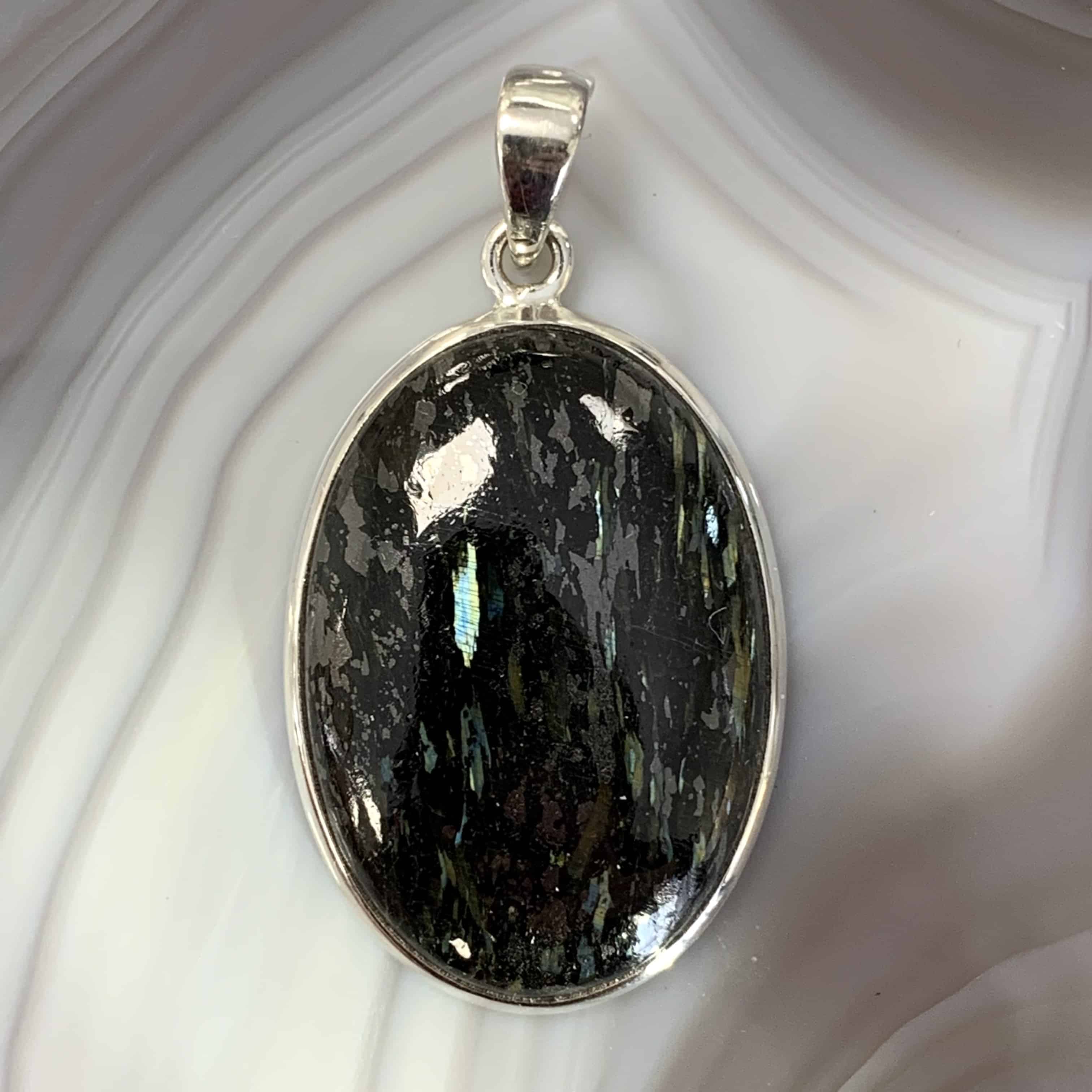 Nuumite (fancy Greenland variety) pendant for necklace, healing crystal - Image 2