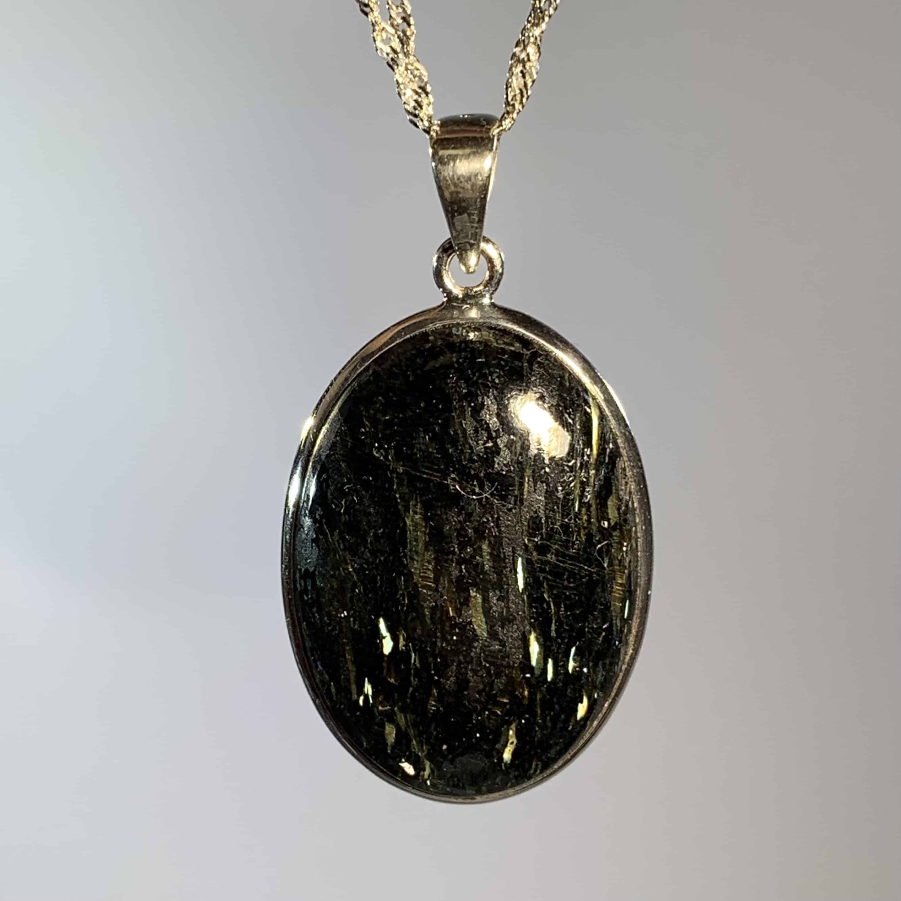 Nuumite (fancy Greenland variety) pendant for necklace, healing crystal - Image 5