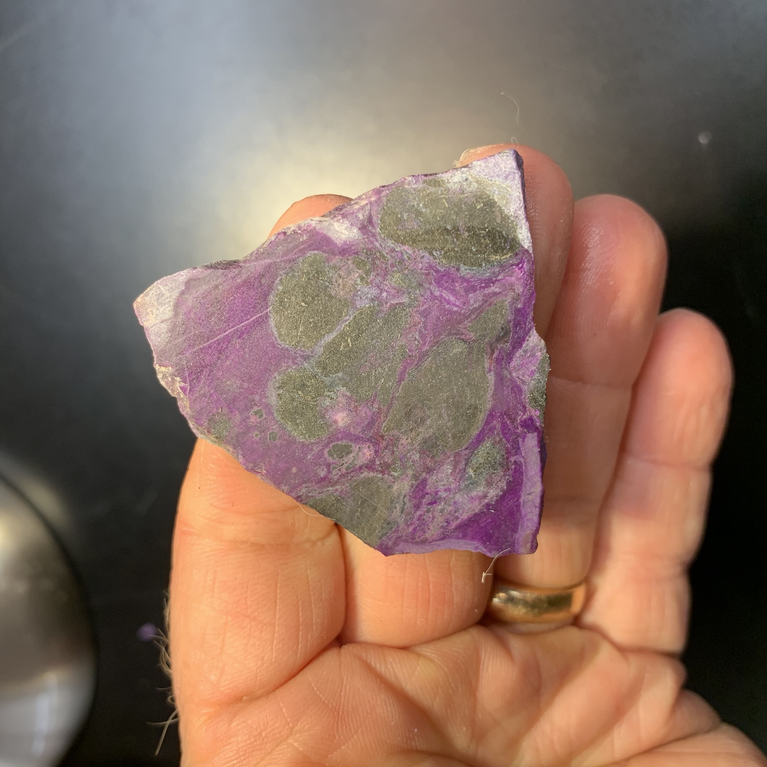 Sugilite (slab) chromatic 'diamond pyramid' (14.3gr) healing crystal - Image 5
