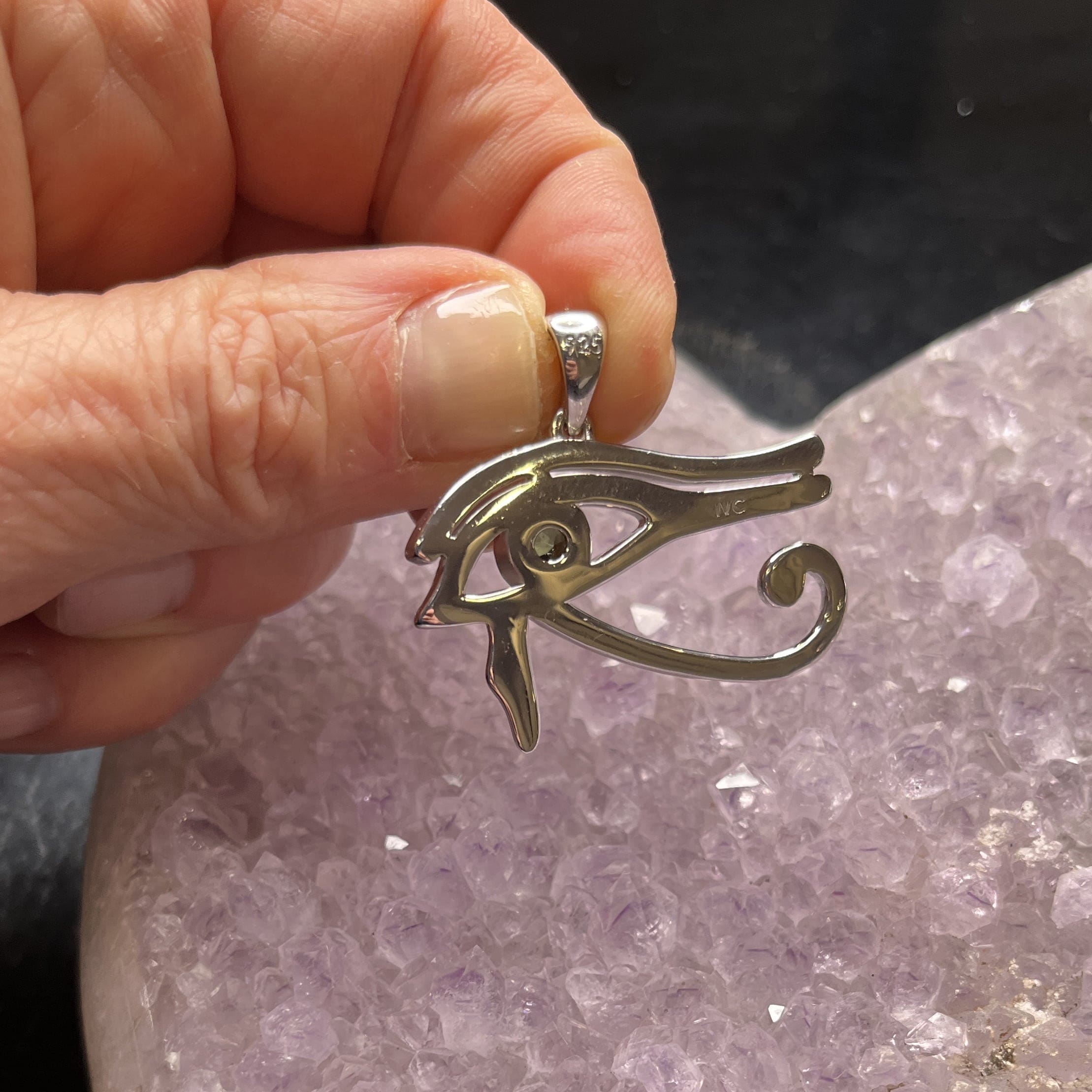 Moldavite pendant (faceted) for necklace 'eye of Ra' / Horus healing crystal - Image 3