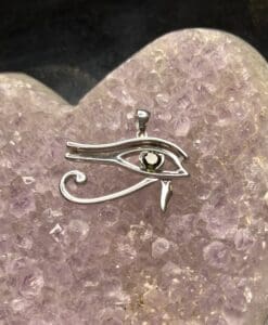 Moldavite pendant (faceted) for necklace 'eye of Ra' / Horus healing crystal