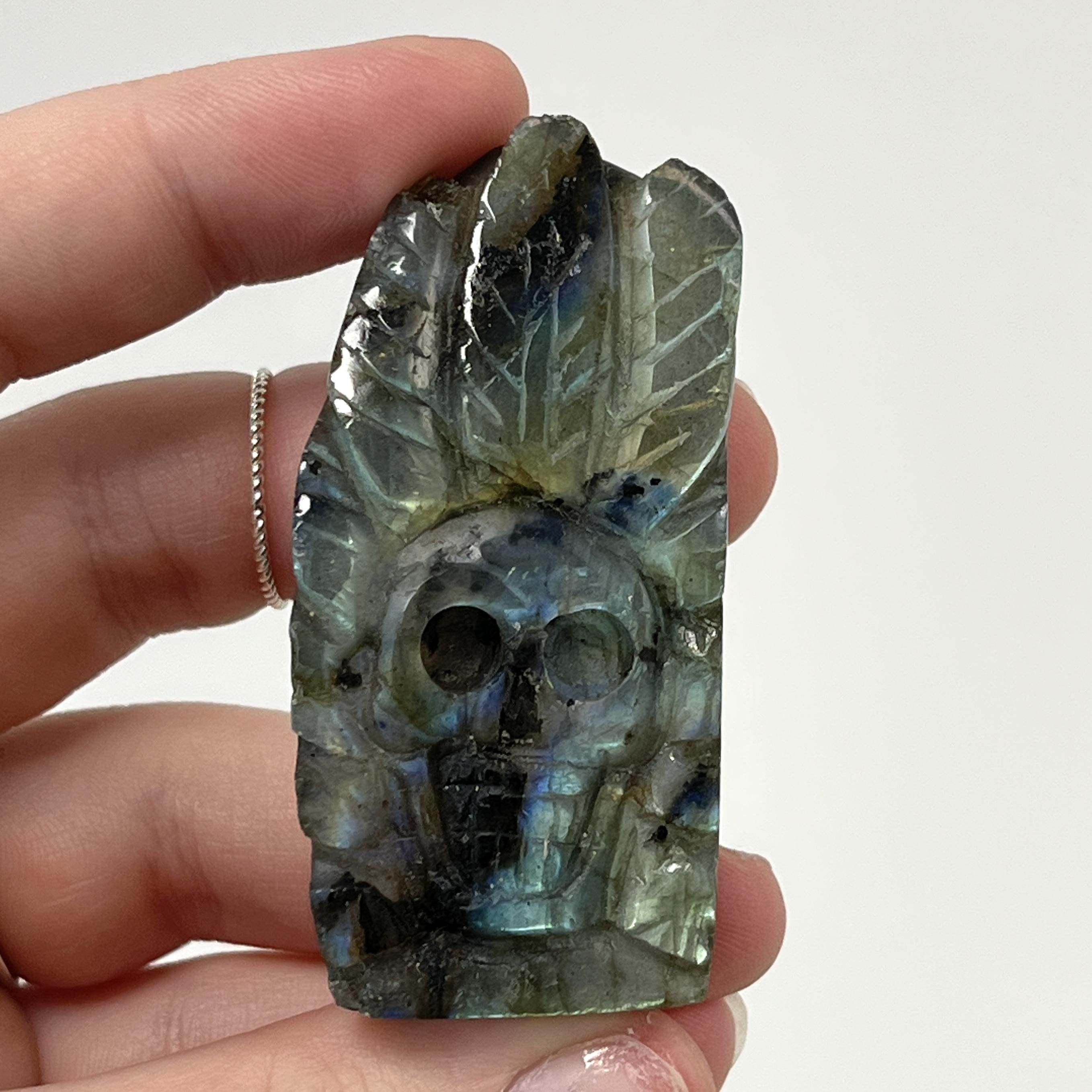 Labradorite (carving) crystal skull with feather head dress healing crystal - Image 2