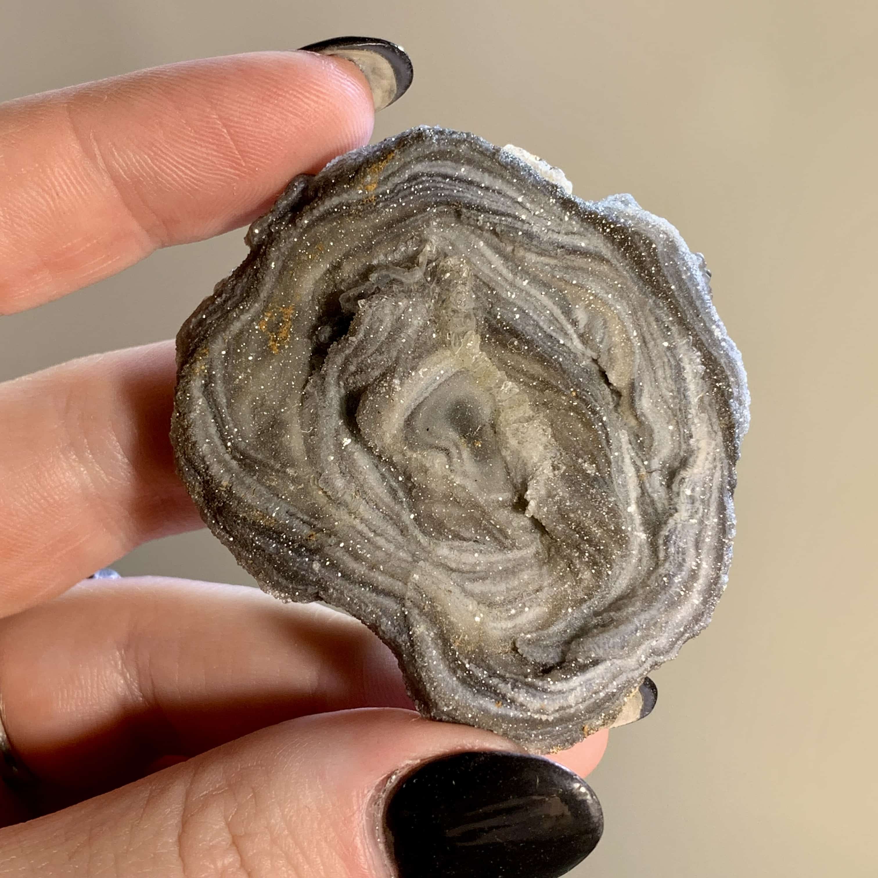 Quartz (Druzy) Chalcedony circular rose nest nebula healing crystal - Image 3