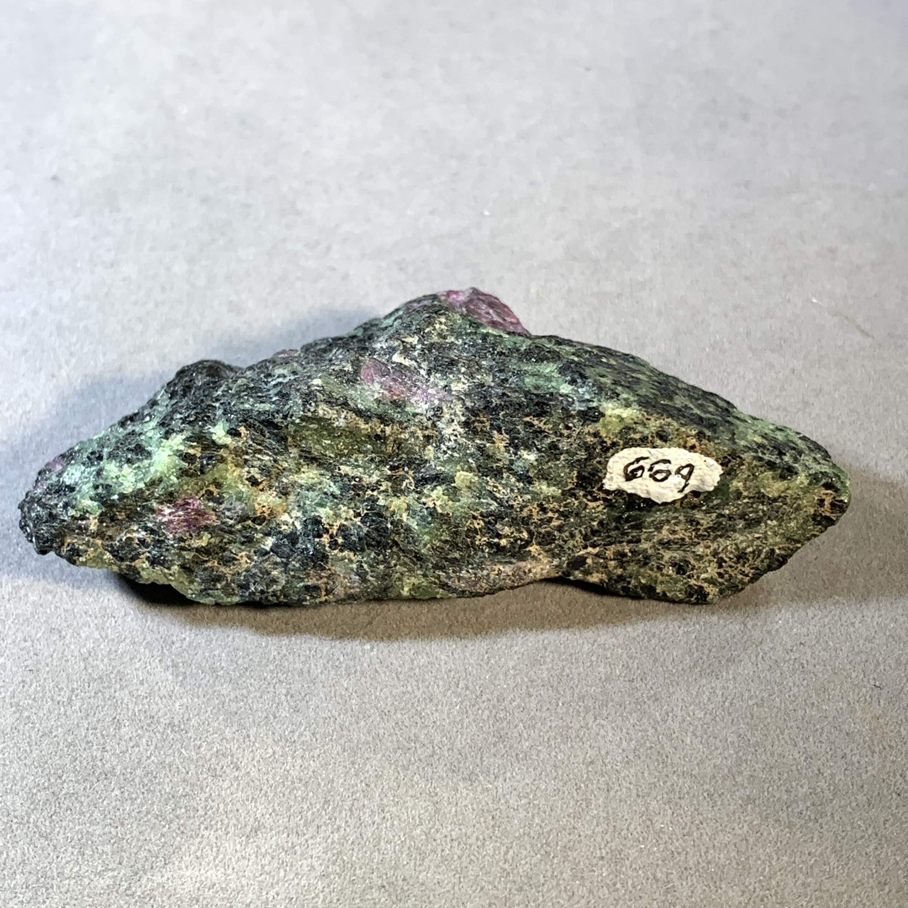 Ruby Zoisite 'curved chunk' natural palm piece healing crystal - Image 4