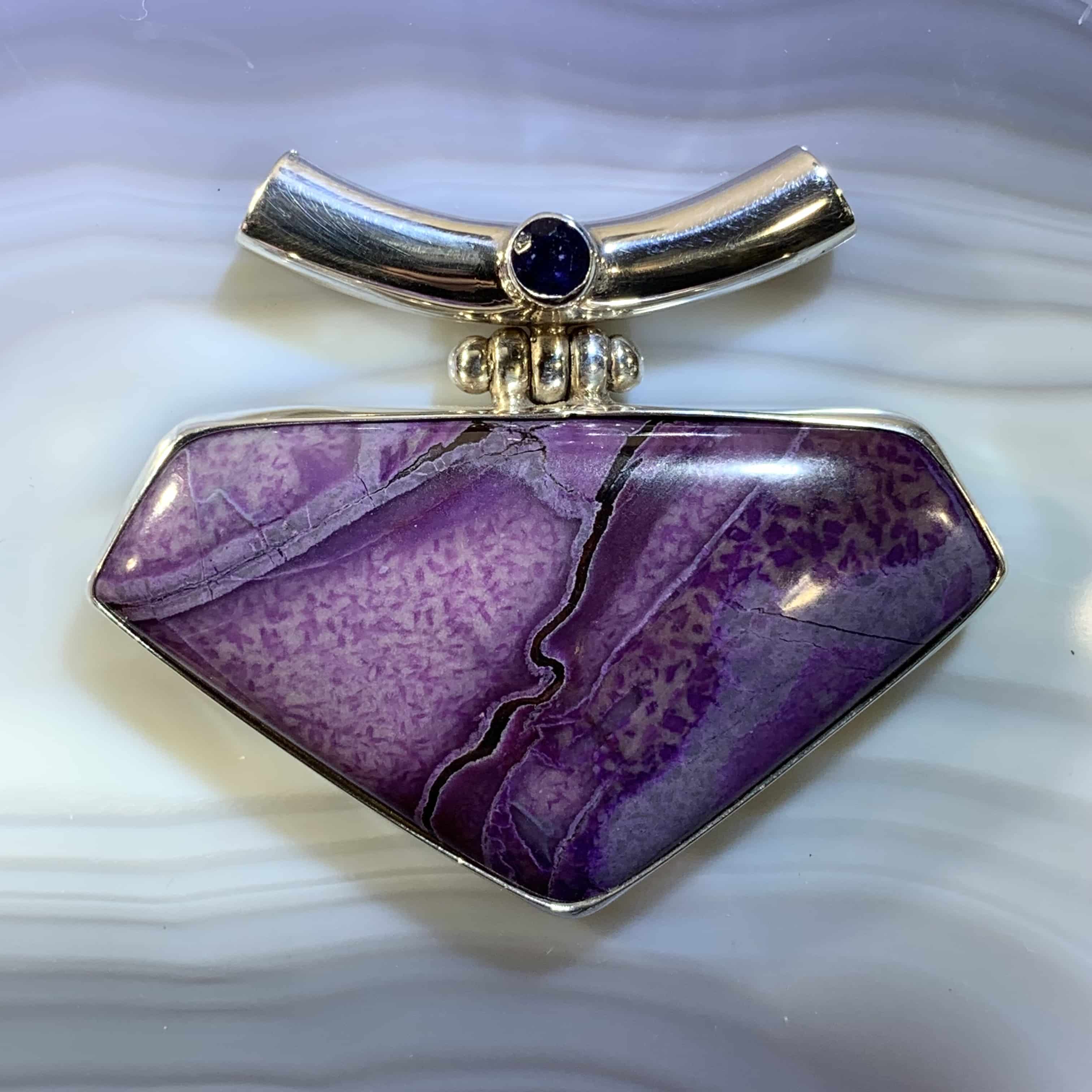 Sugilite (pendant for necklace) gel mix 'river' w Iolite healing crystal - Image 2