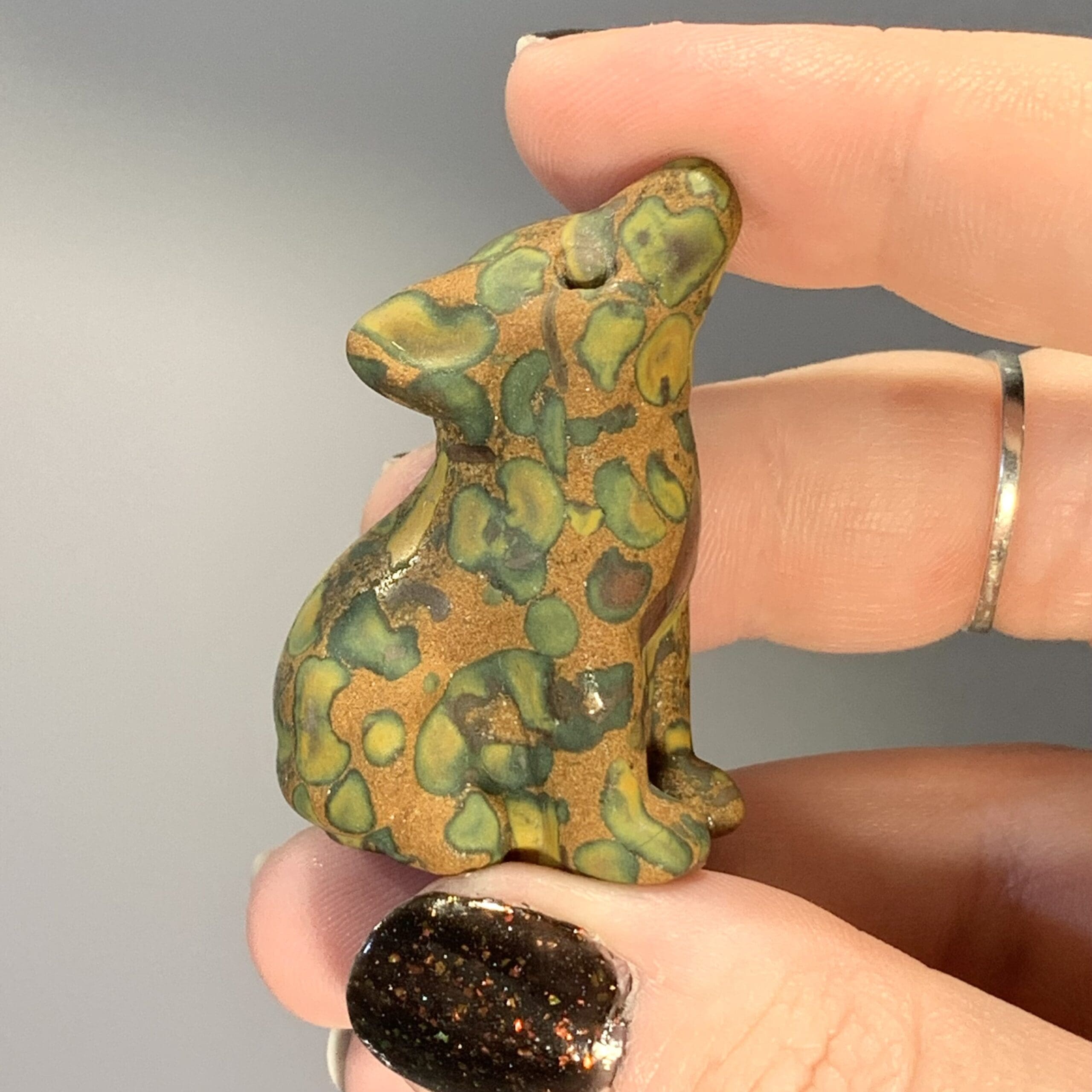 Jasper (Banana) wolf cub howling stone carving healing crystal - Image 2