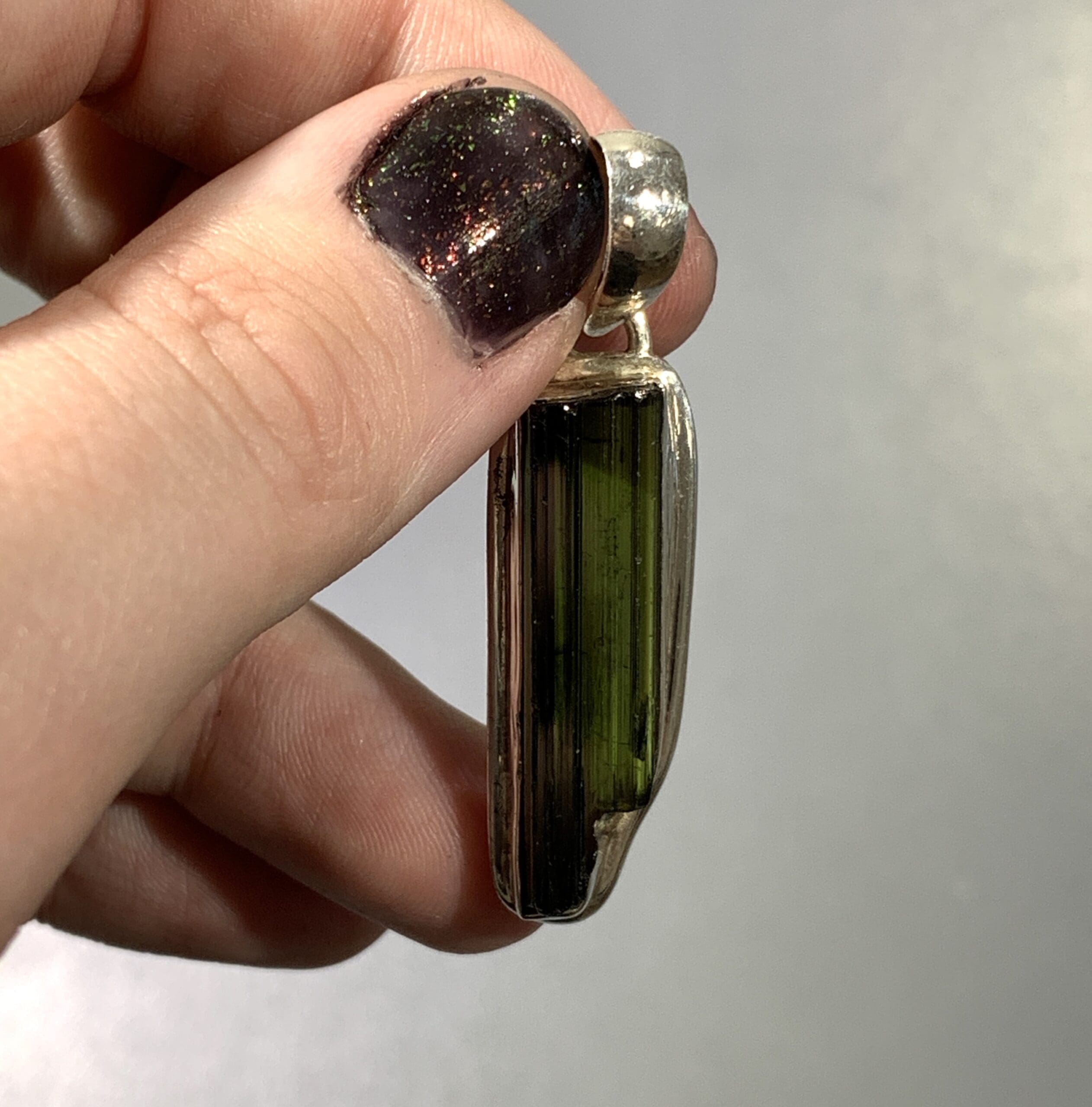 Tourmaline (green) pendant healing crystal - Image 2