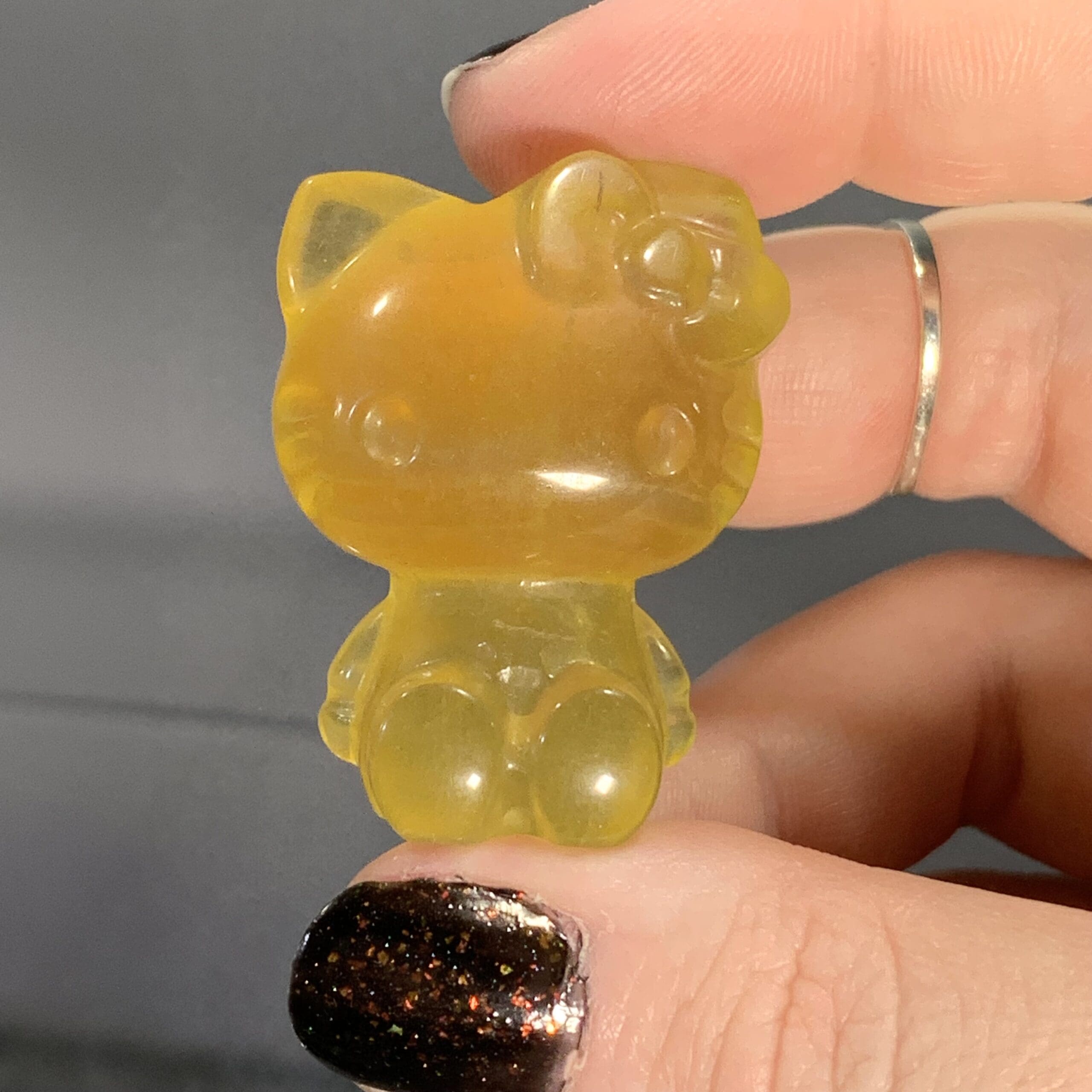 Fluorite (yellow) standing Hello Kitty figurine great color healing crystal - Image 3