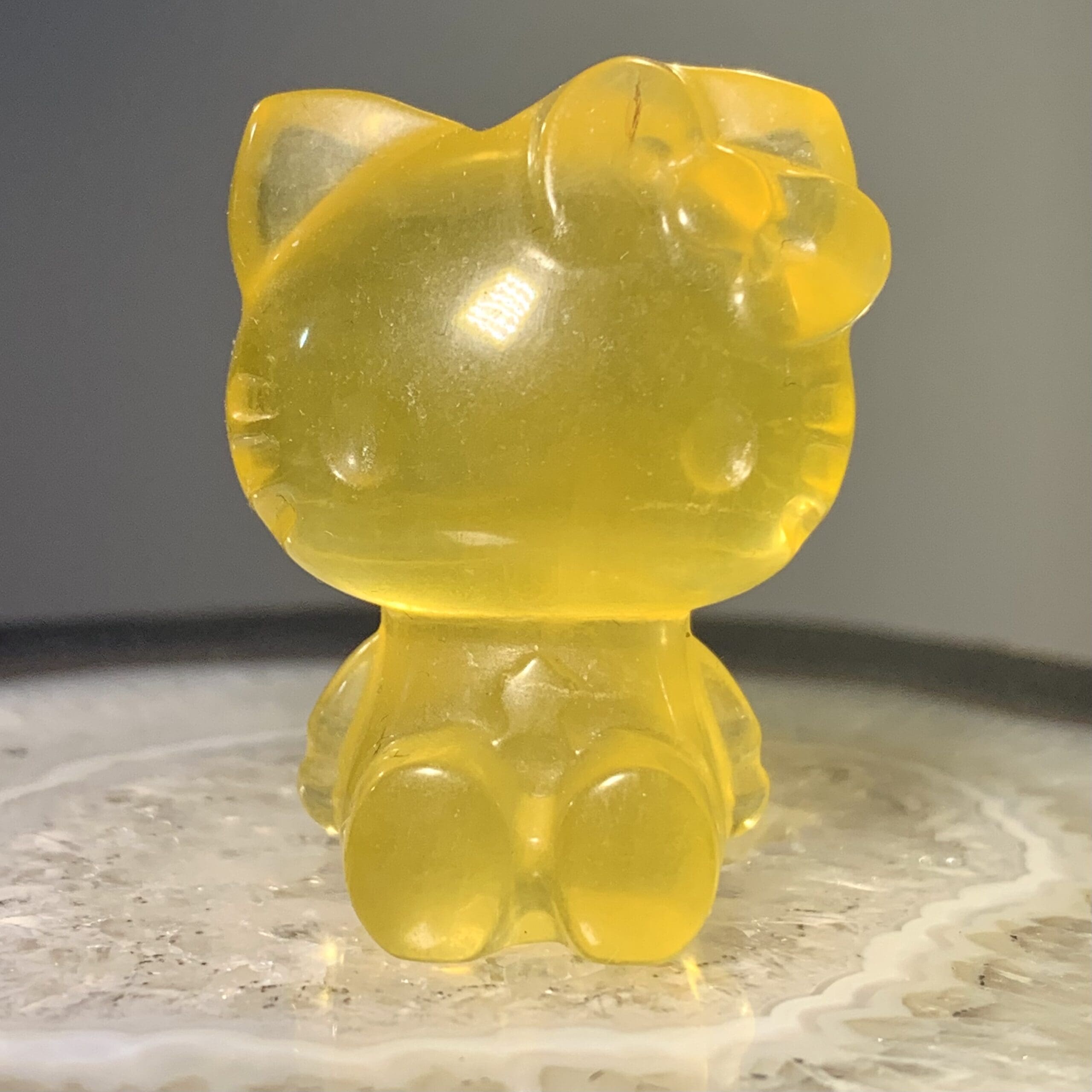 Fluorite (yellow) standing Hello Kitty figurine great color healing crystal - Image 4