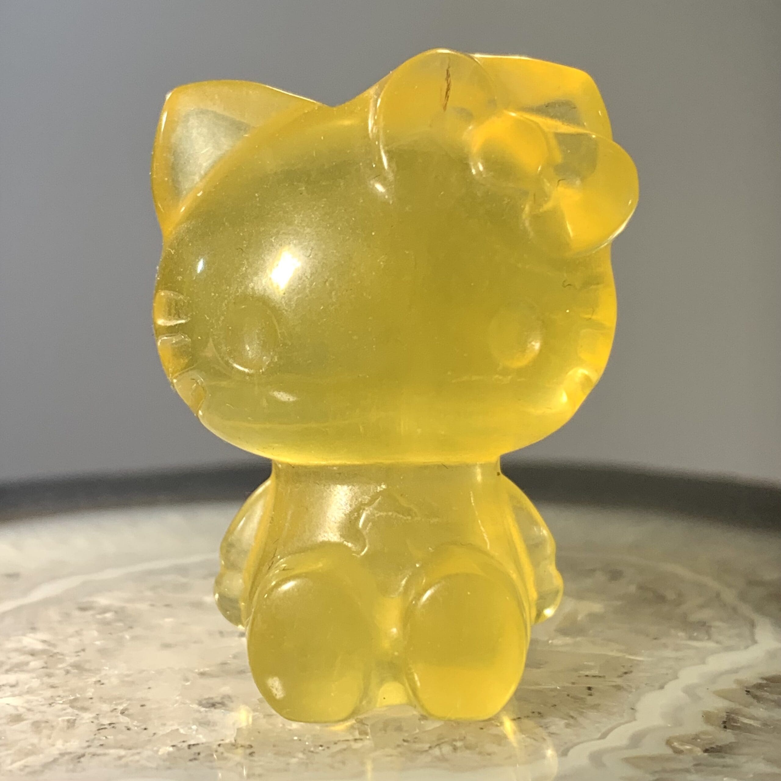 Fluorite (yellow) standing Hello Kitty figurine great color healing crystal - Image 6