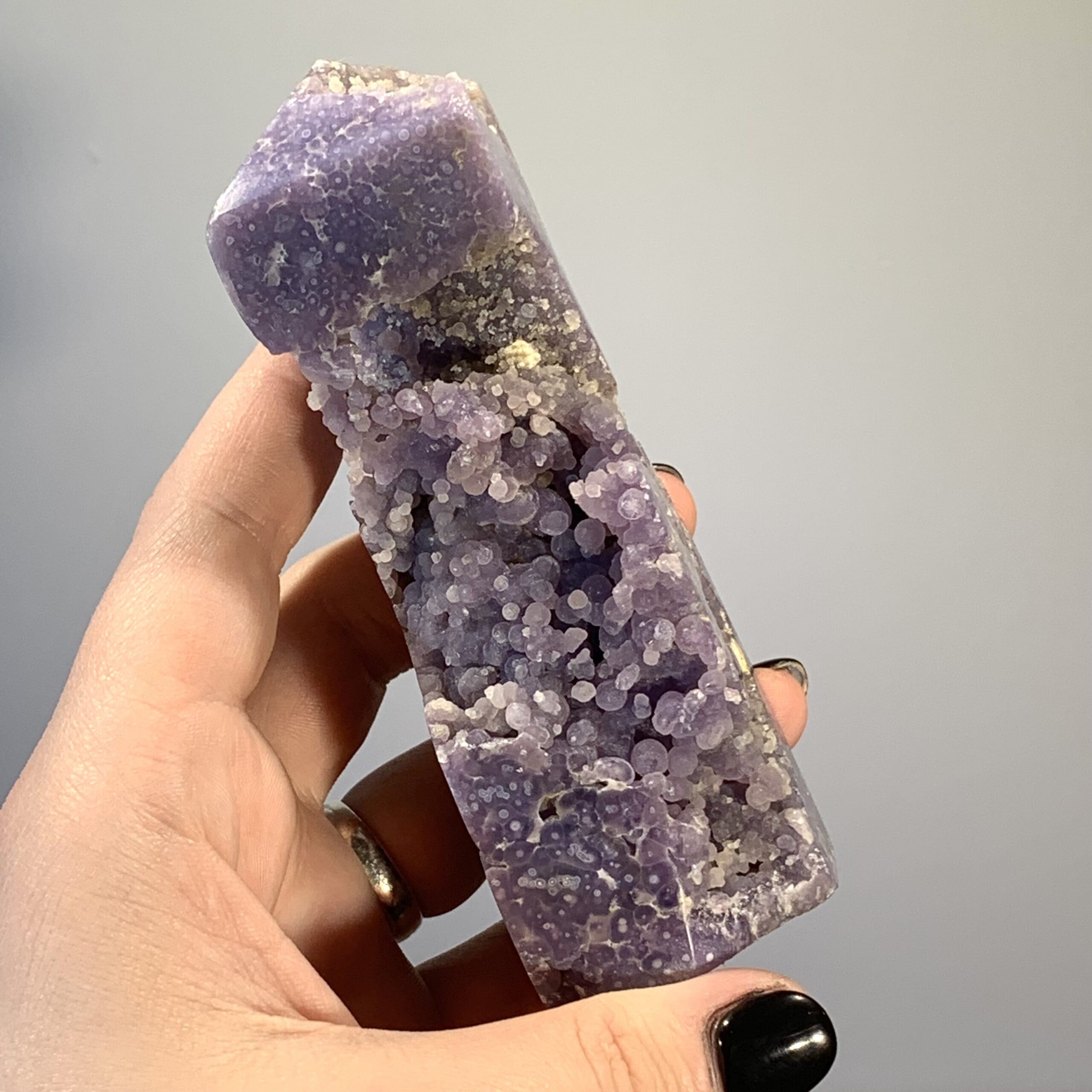 Grape Agate pen exposed standing geode obelisk healing crystal - Image 4