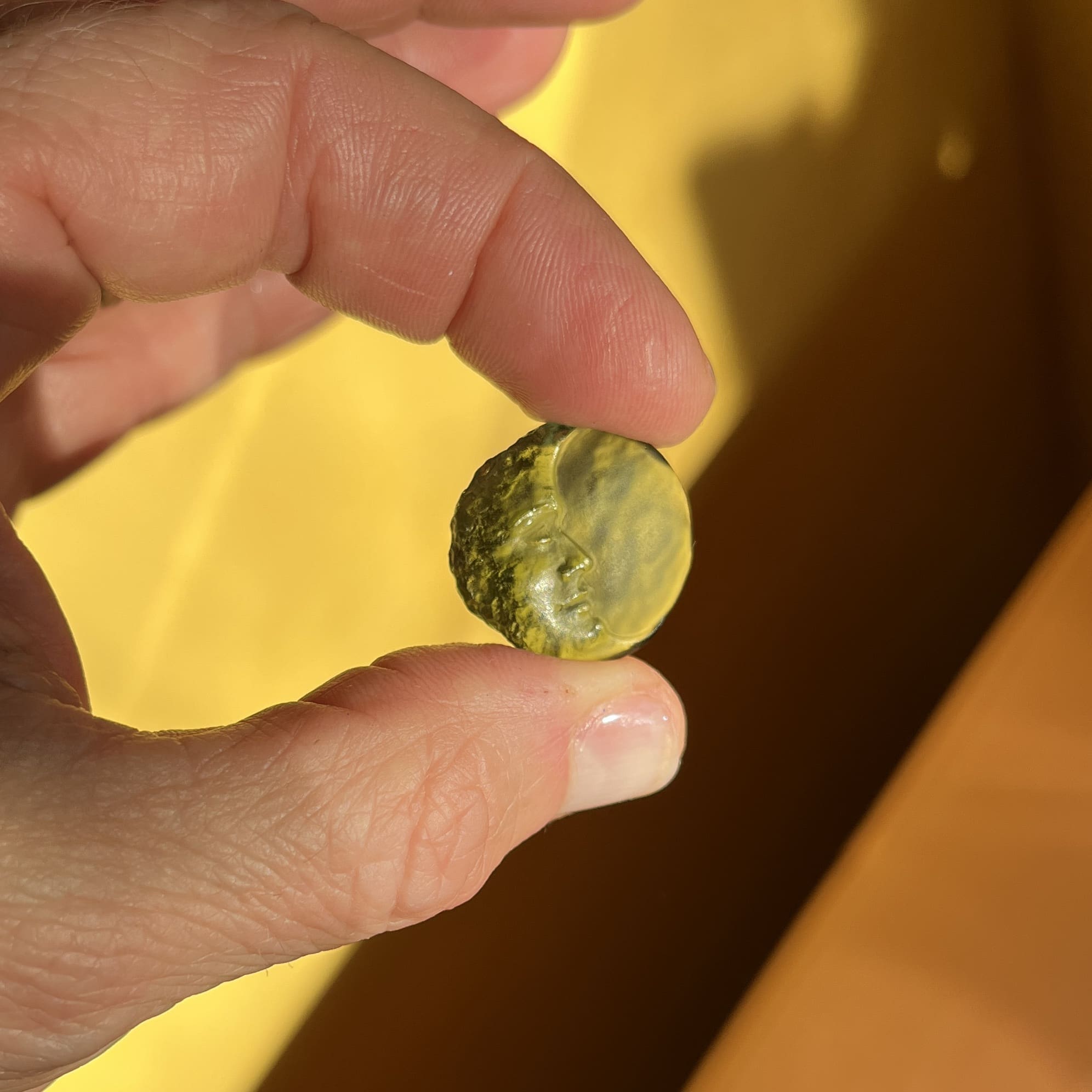 Moldavite (carving) 'moon face' (2.77gr) healing crystal - Image 3