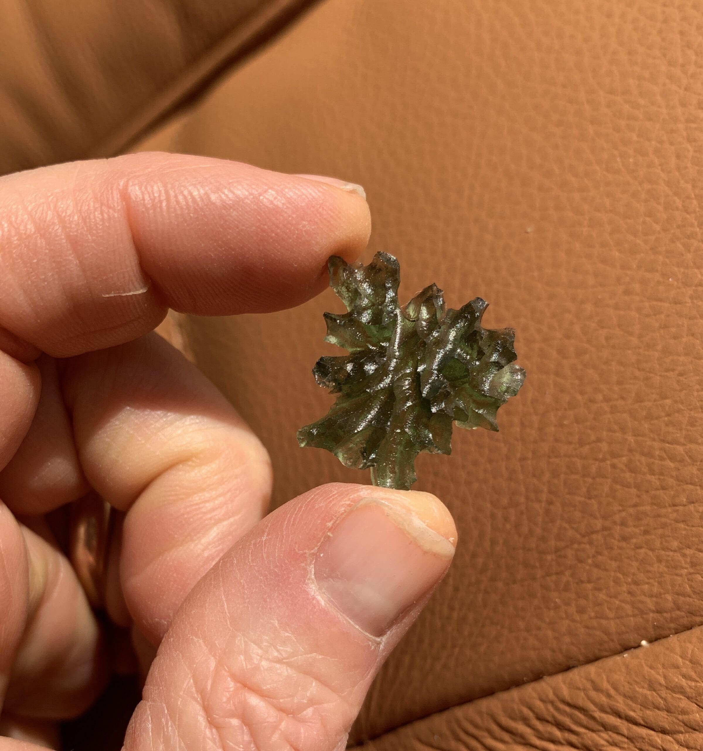 Moldavite (rough) Besednice standing 'wide oak' (2.7gr) - Image 3
