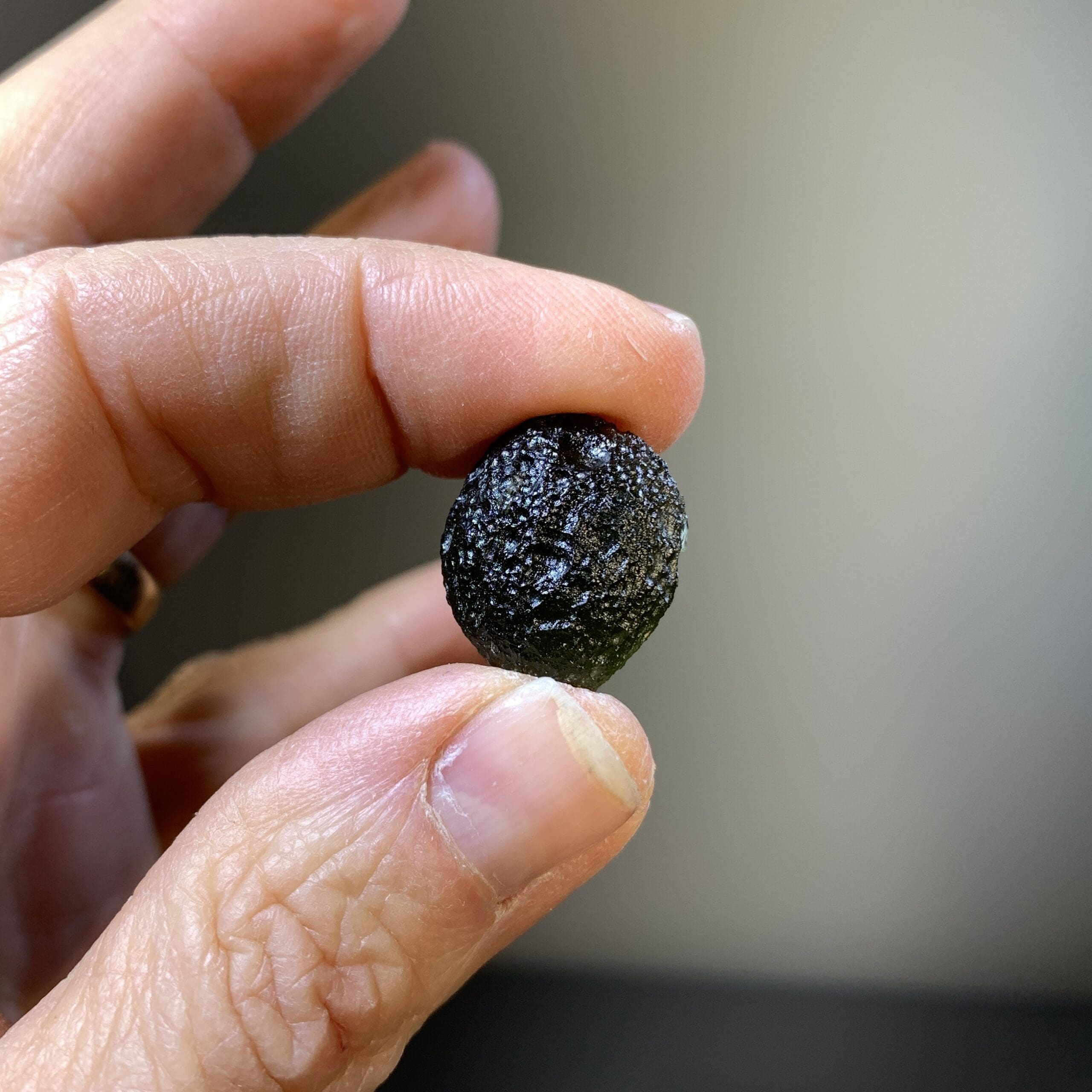 Moldavite (rough) 'orb planet' (4.1gr) healing crystal - Image 2