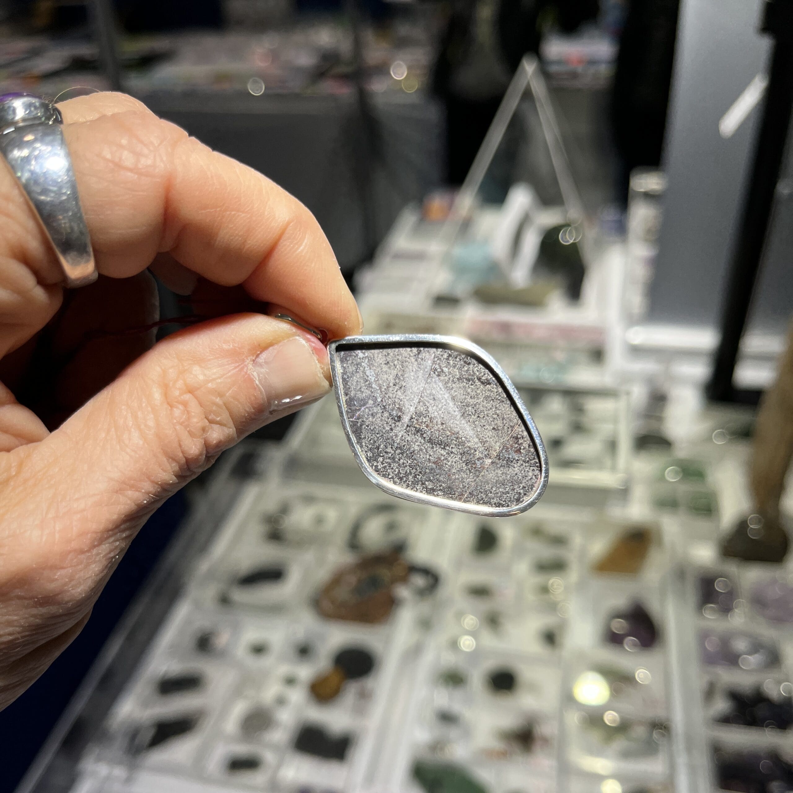 Sugilite pendant for necklace 'magenta diamond' healing crystal - Image 2