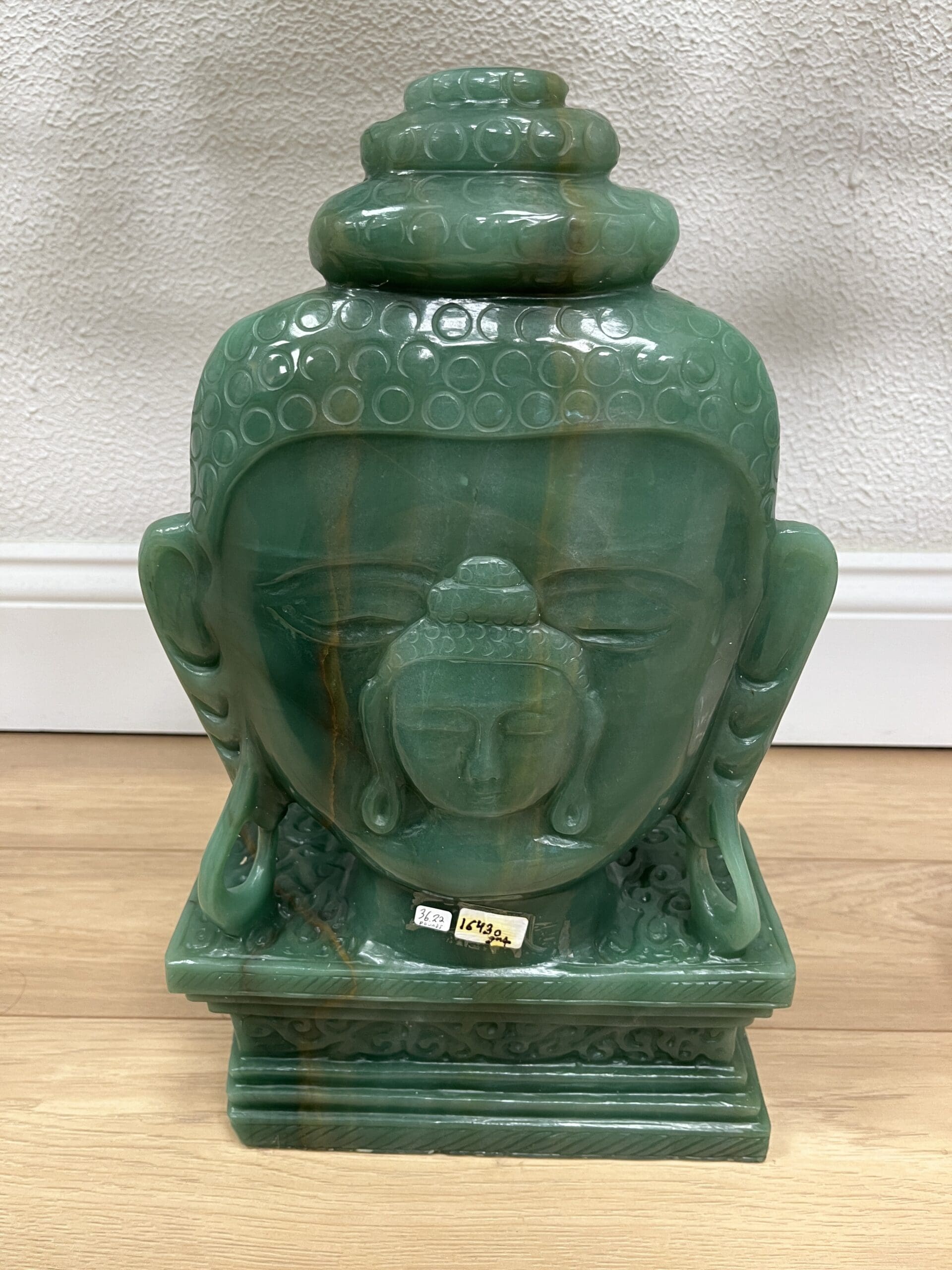 Aventurine (green) - large 2 sided Buddha sculpture - healing crystal - Image 2