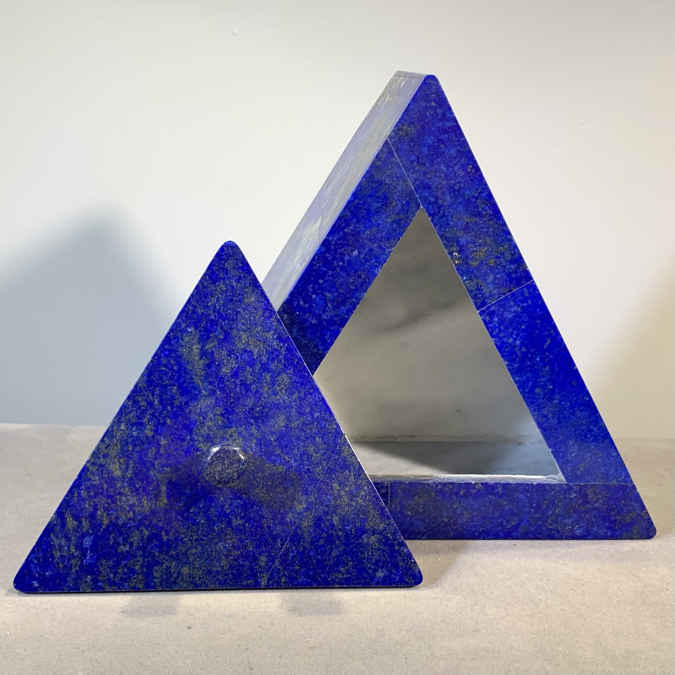 Lapis trianglular pyramid box w removable top healing crystal - Image 2